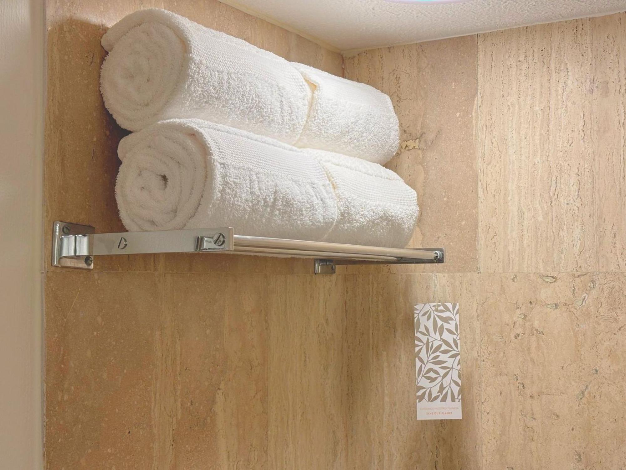 Master Suite 1 King
