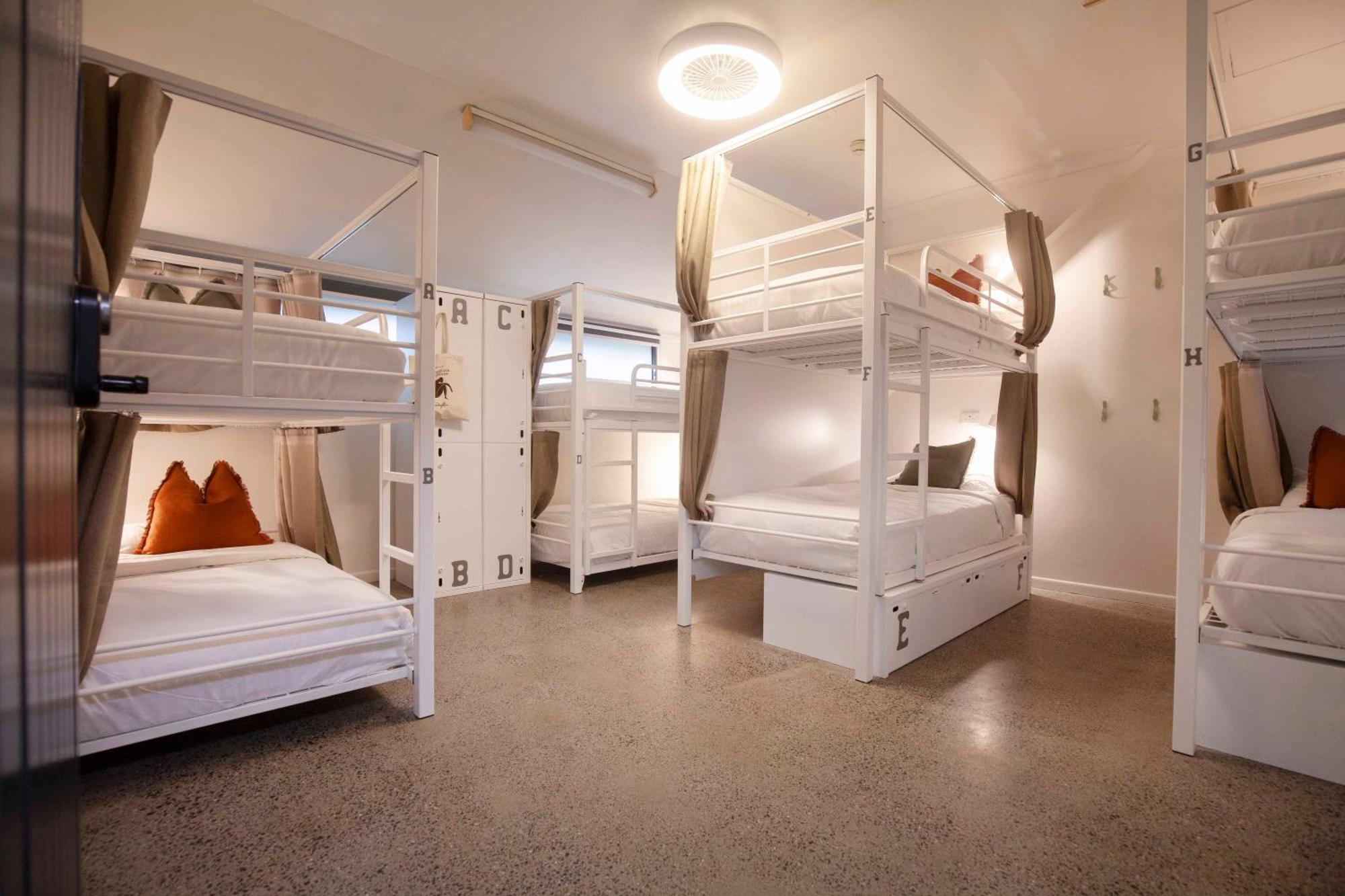 8 Bed Private room