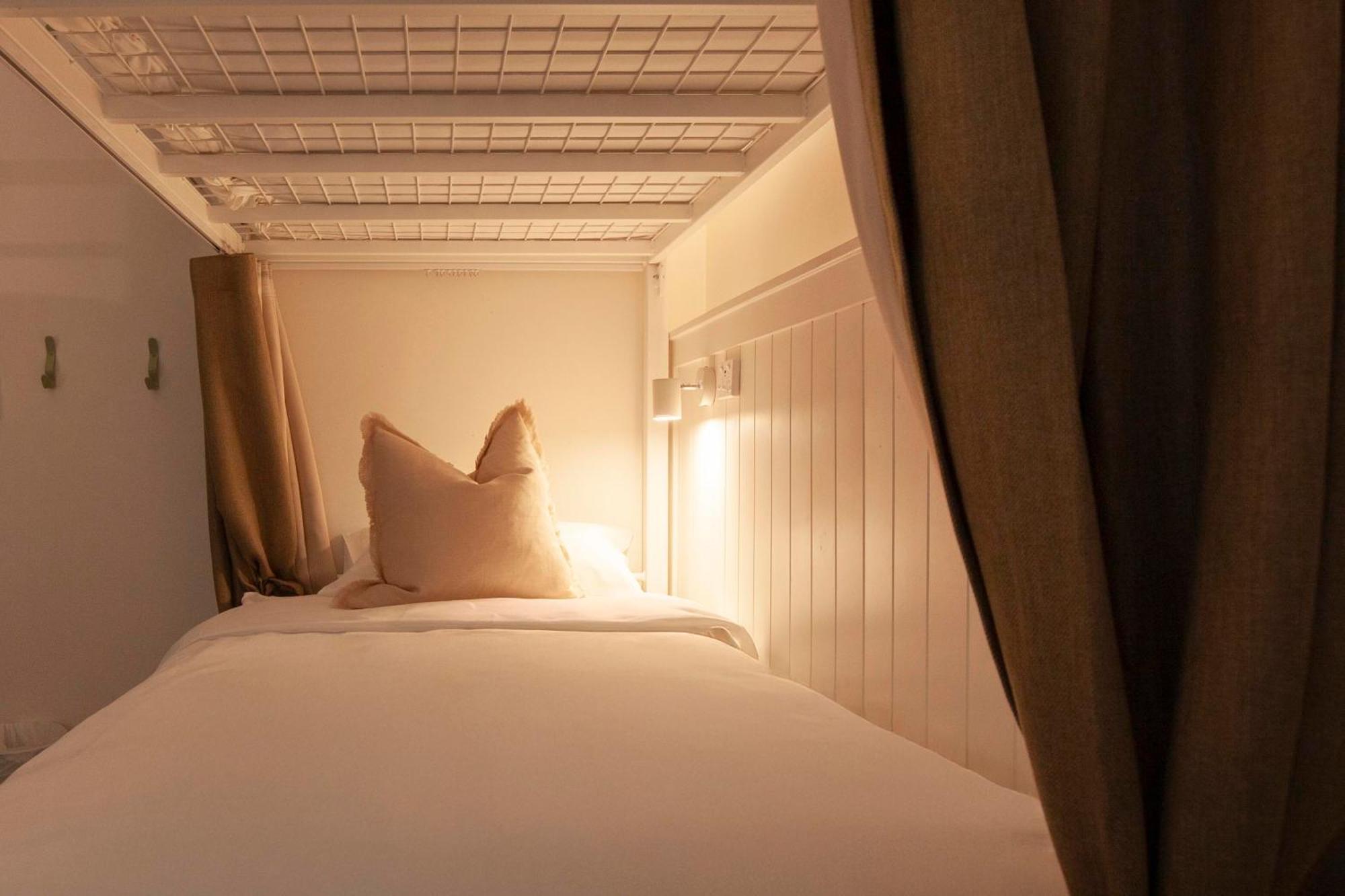 4 Bed Private Room