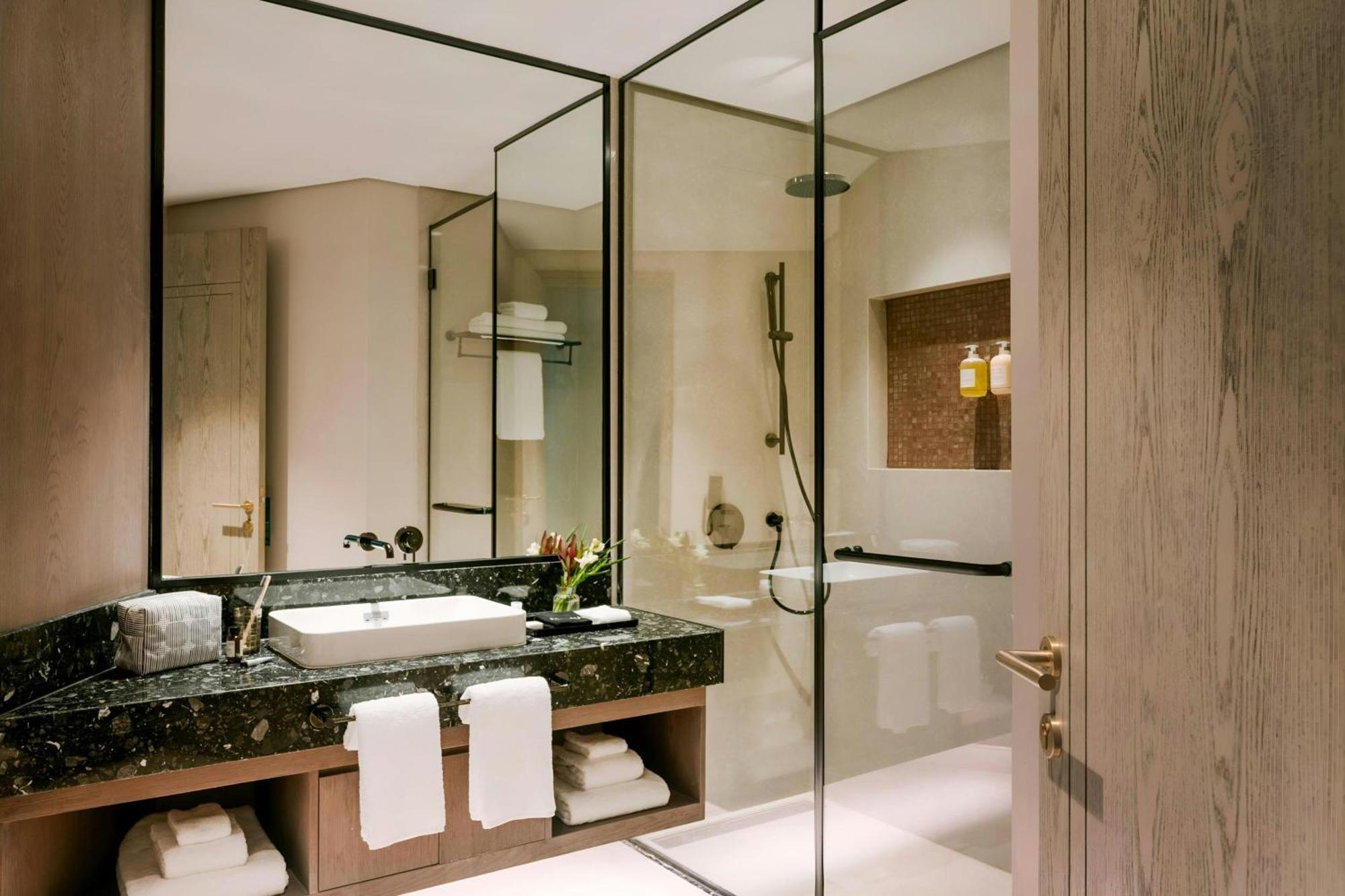 Executive Suite 1 BDR