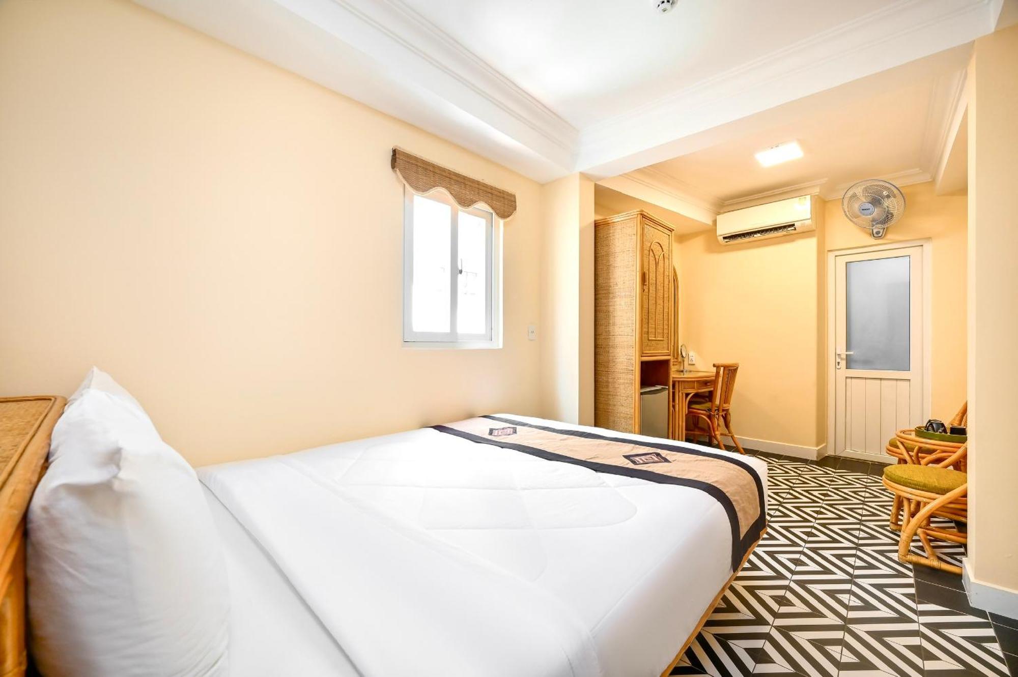 Superior Double Window Room