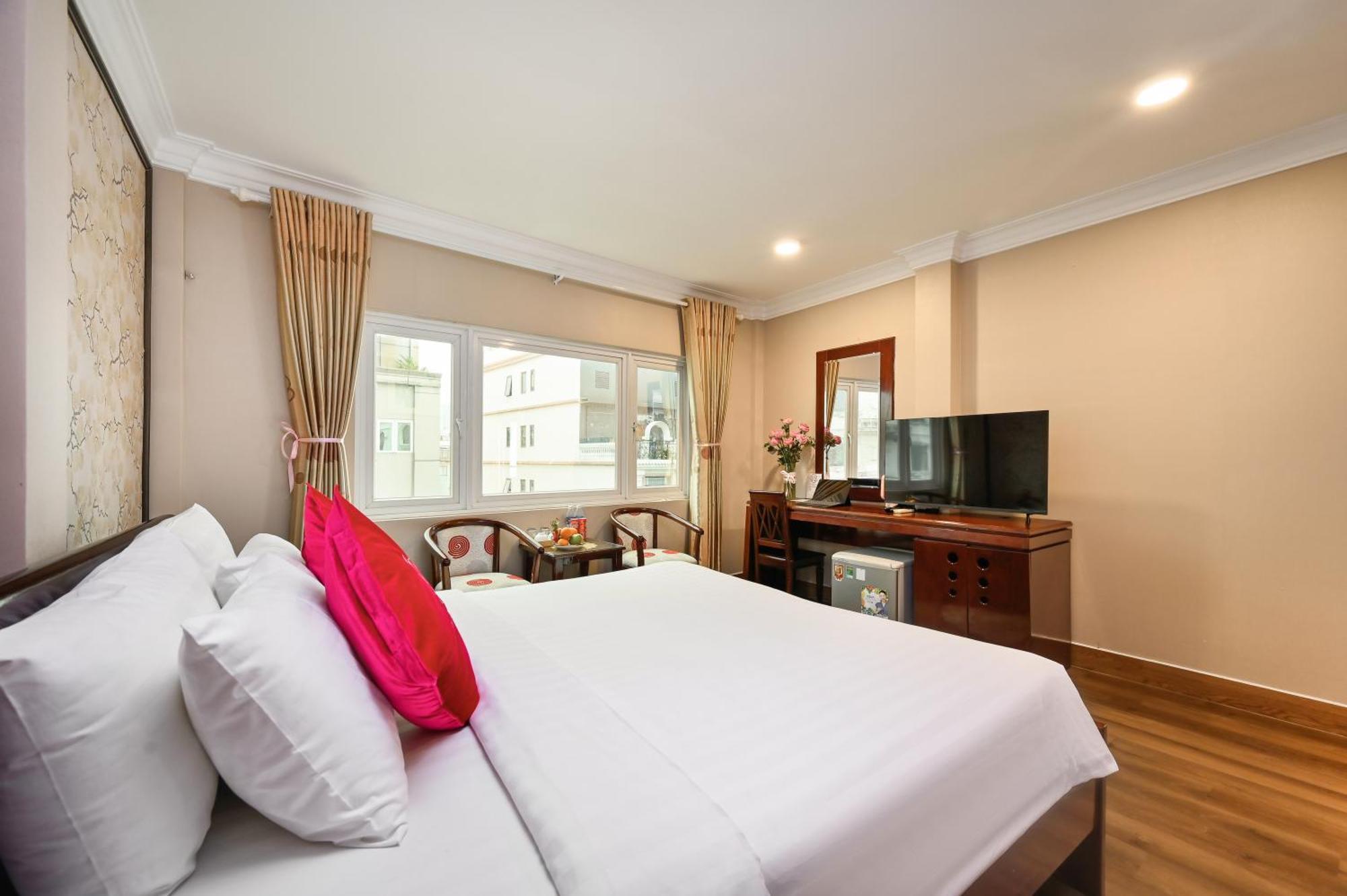 Deluxe City View Minibar