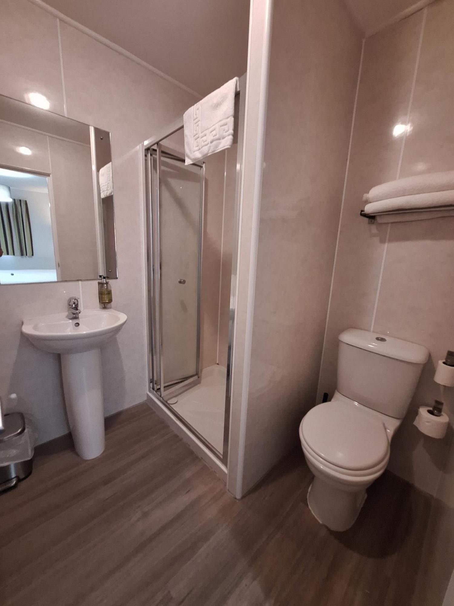Double Room Private Bathroom