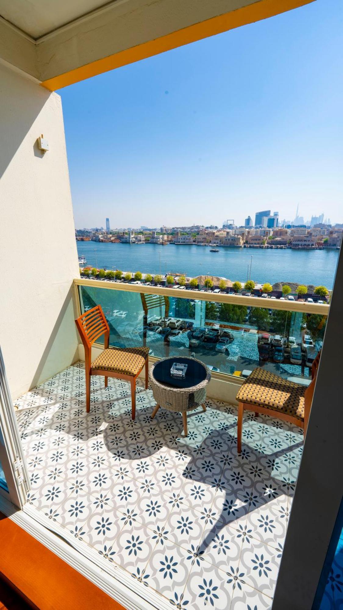 Standard Twin bed-Creek View Balcony