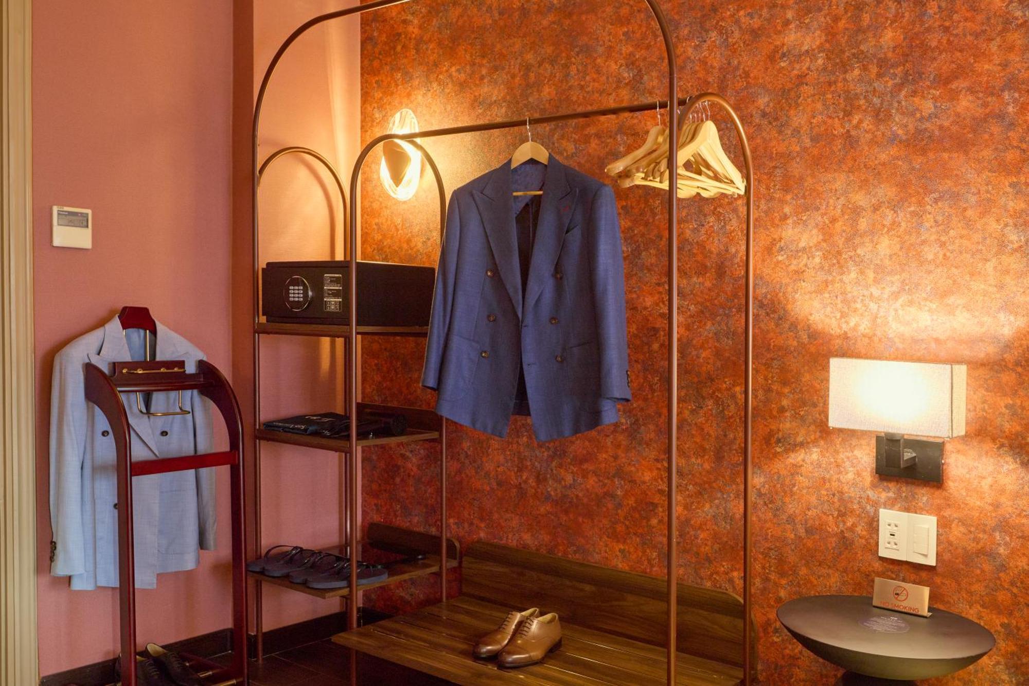 Kin Signature Suite daily minibar