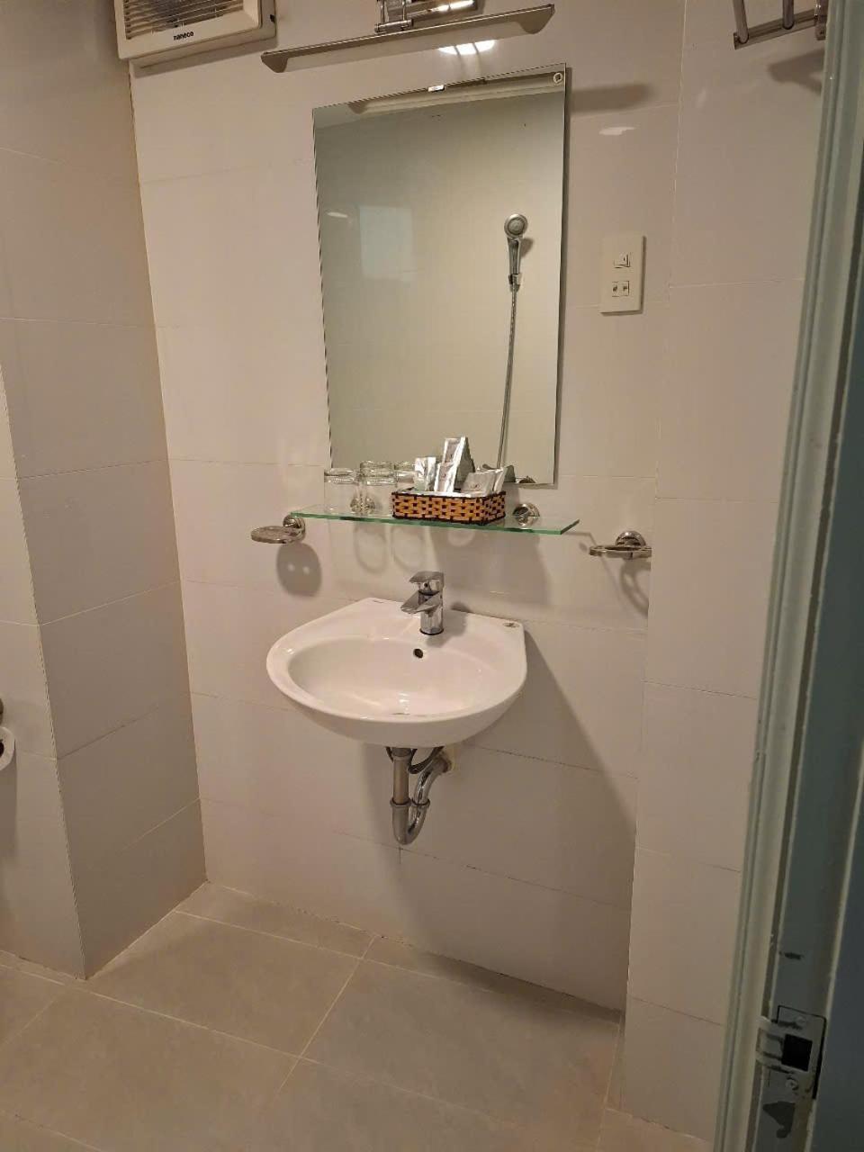 Standard Twin Room No Window