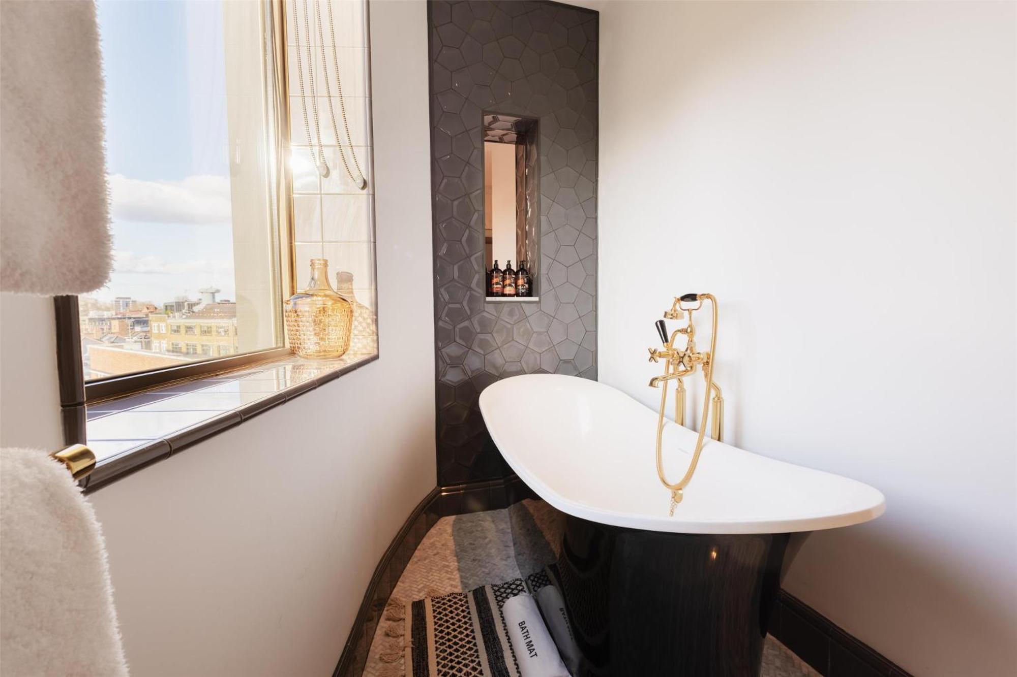 Superior King Corner Room
