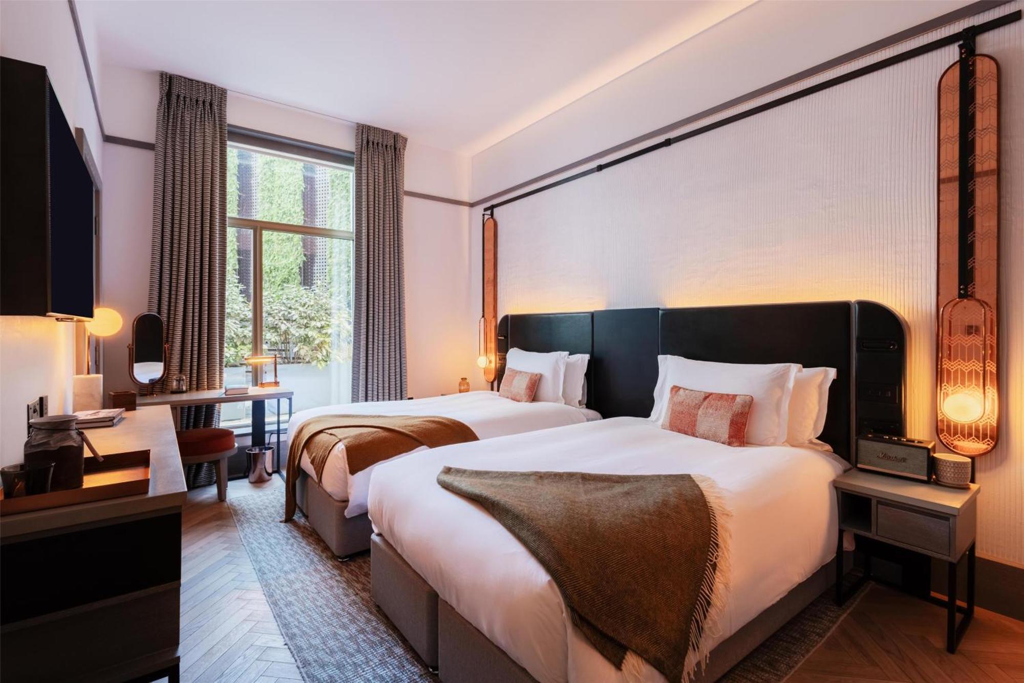 Deluxe Twin Room