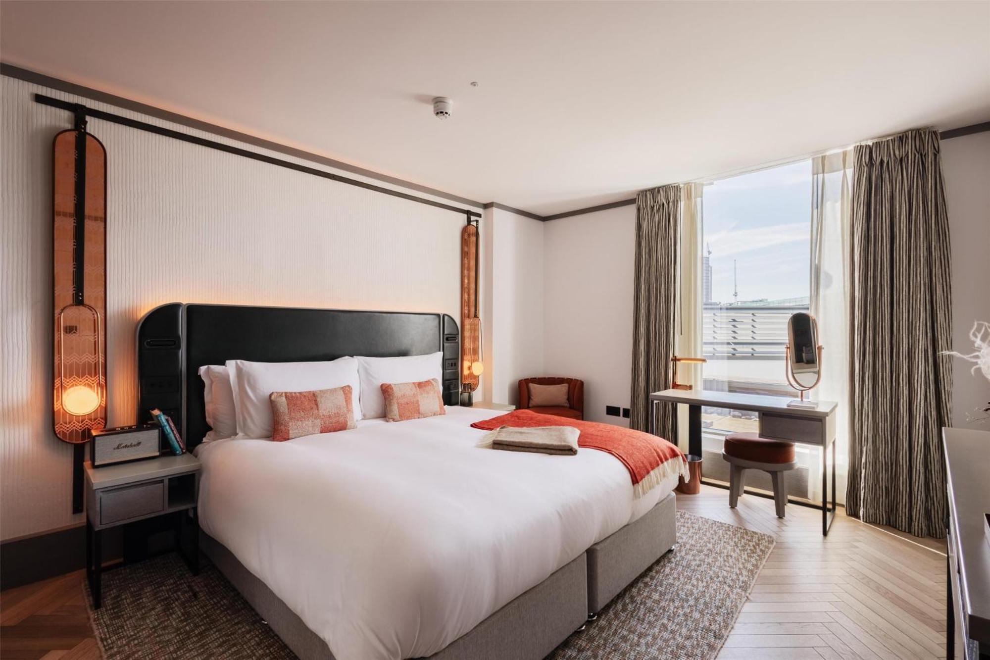 Deluxe King Room