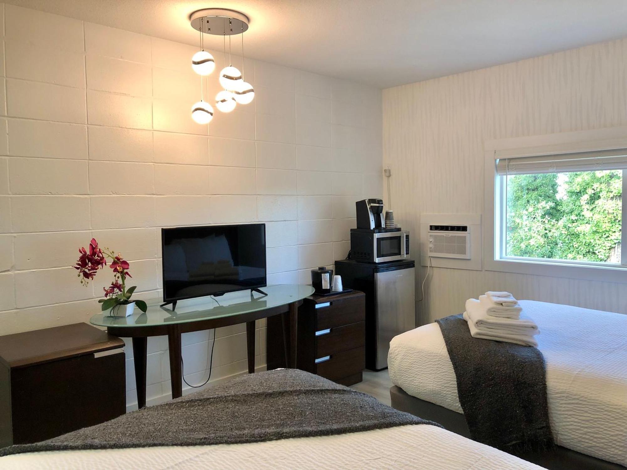 Queen Room with Two Queen Beds,1674717244:JPEG