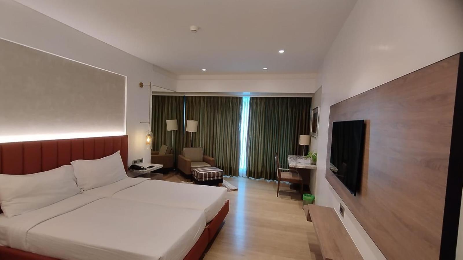 Executive Twin Room on Restaurant Food Al-a-carte order