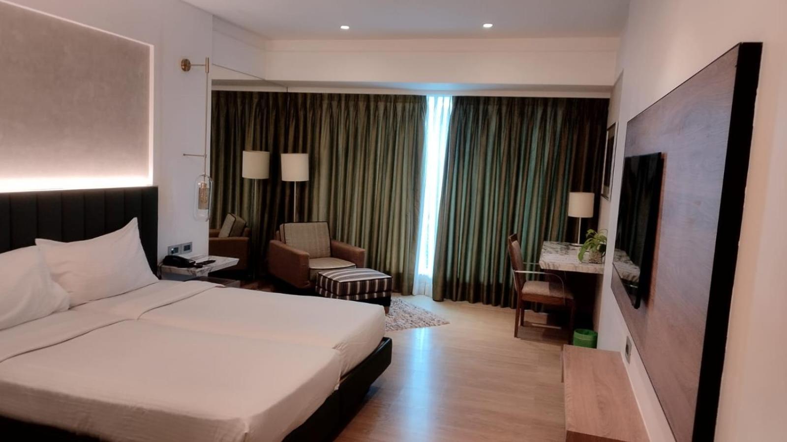 Executive Twin Room on Restaurant Food Al-a-carte order