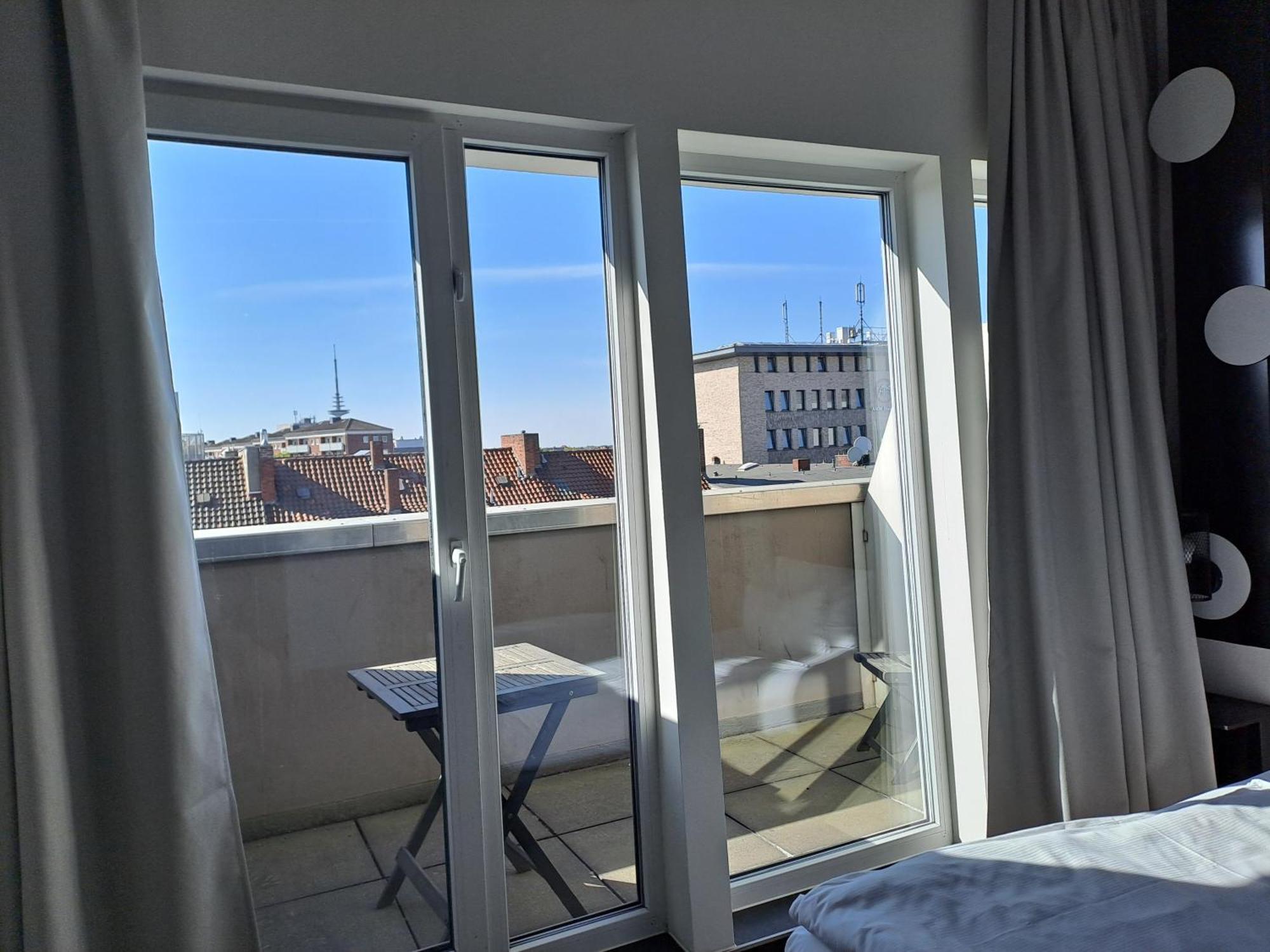 French Cosy Room Balcony Top Floor