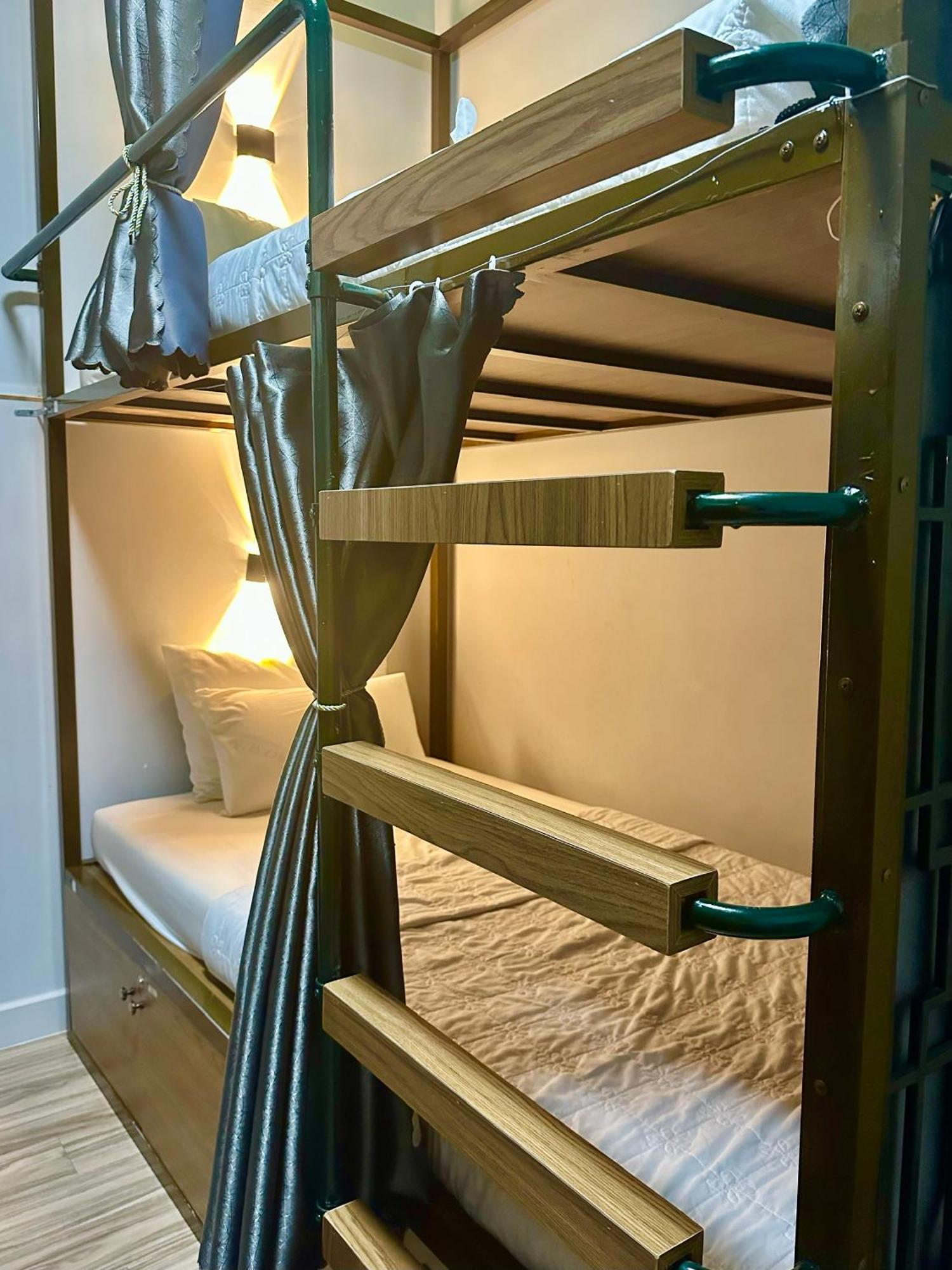 Single Bed Mixed Dormitory Room