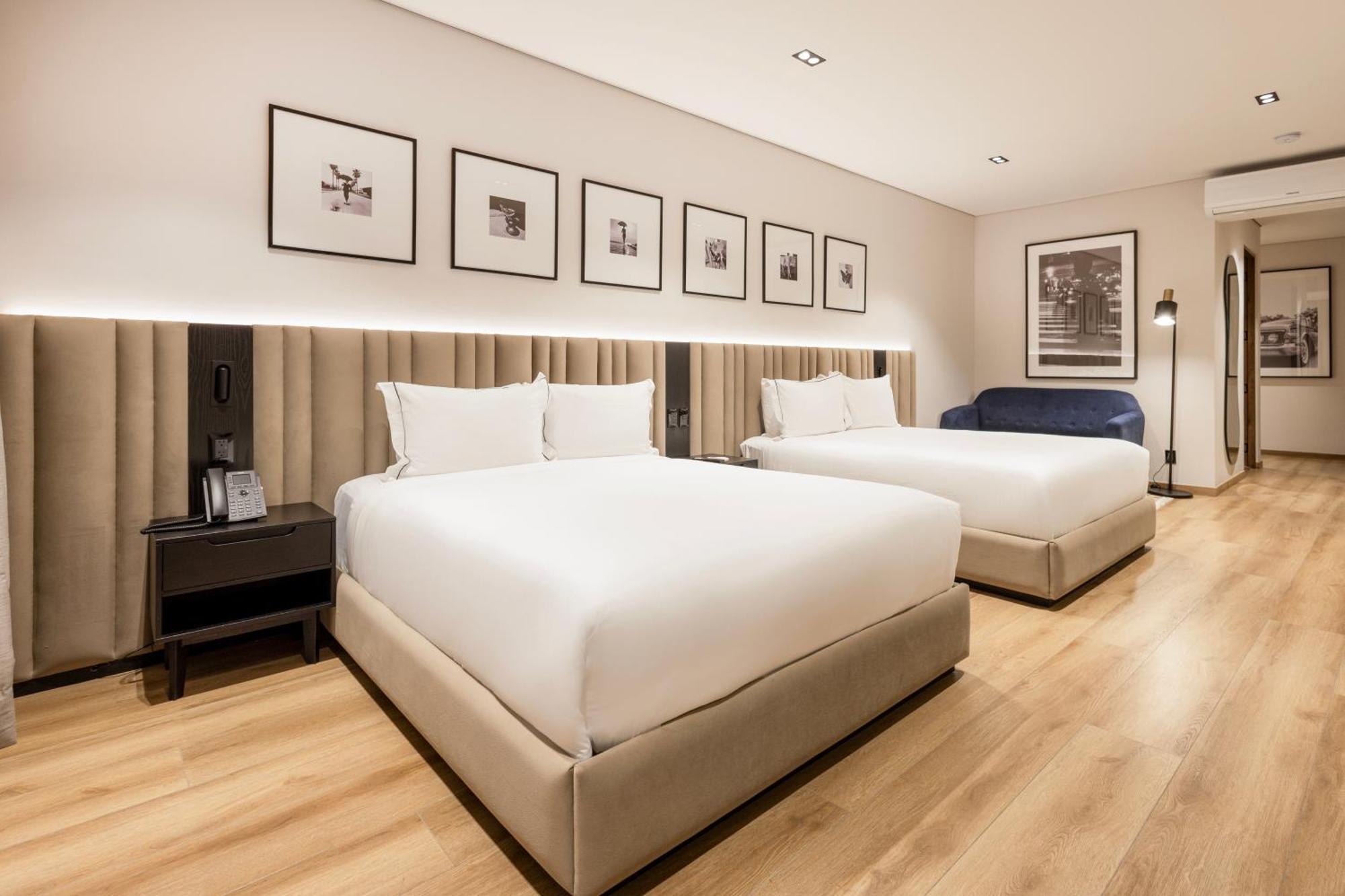 Deluxe Queen Suite