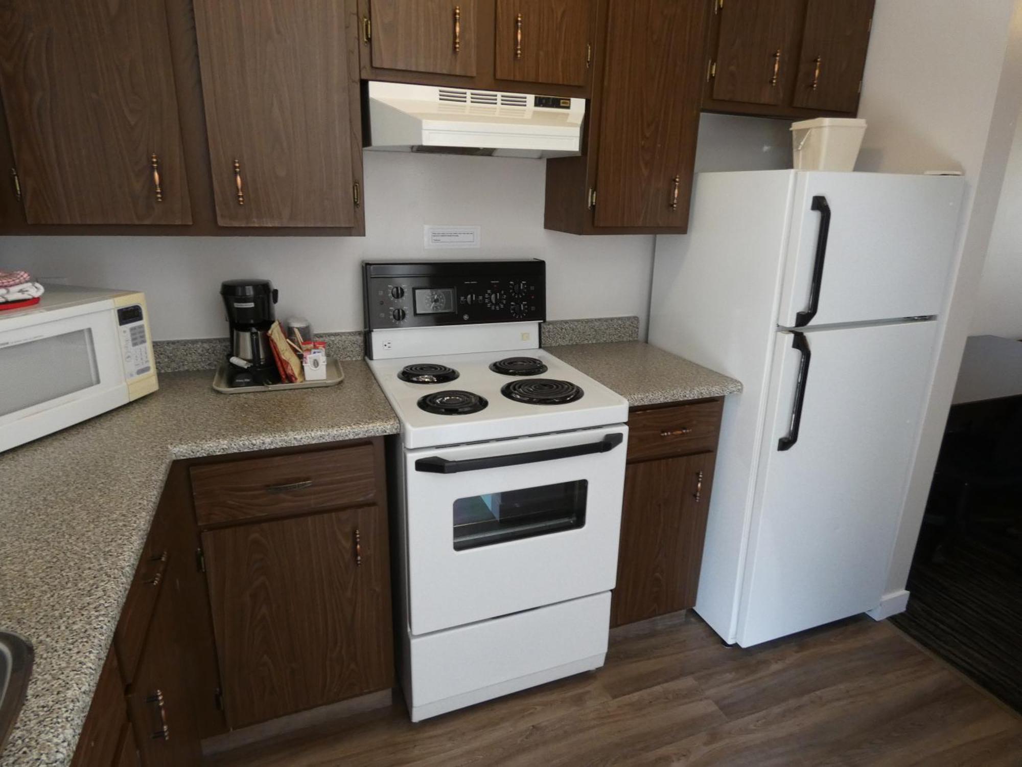 Suite, 2 Queens with a separate 1 Bedroom Kitchen (Non-Pet Friendly)