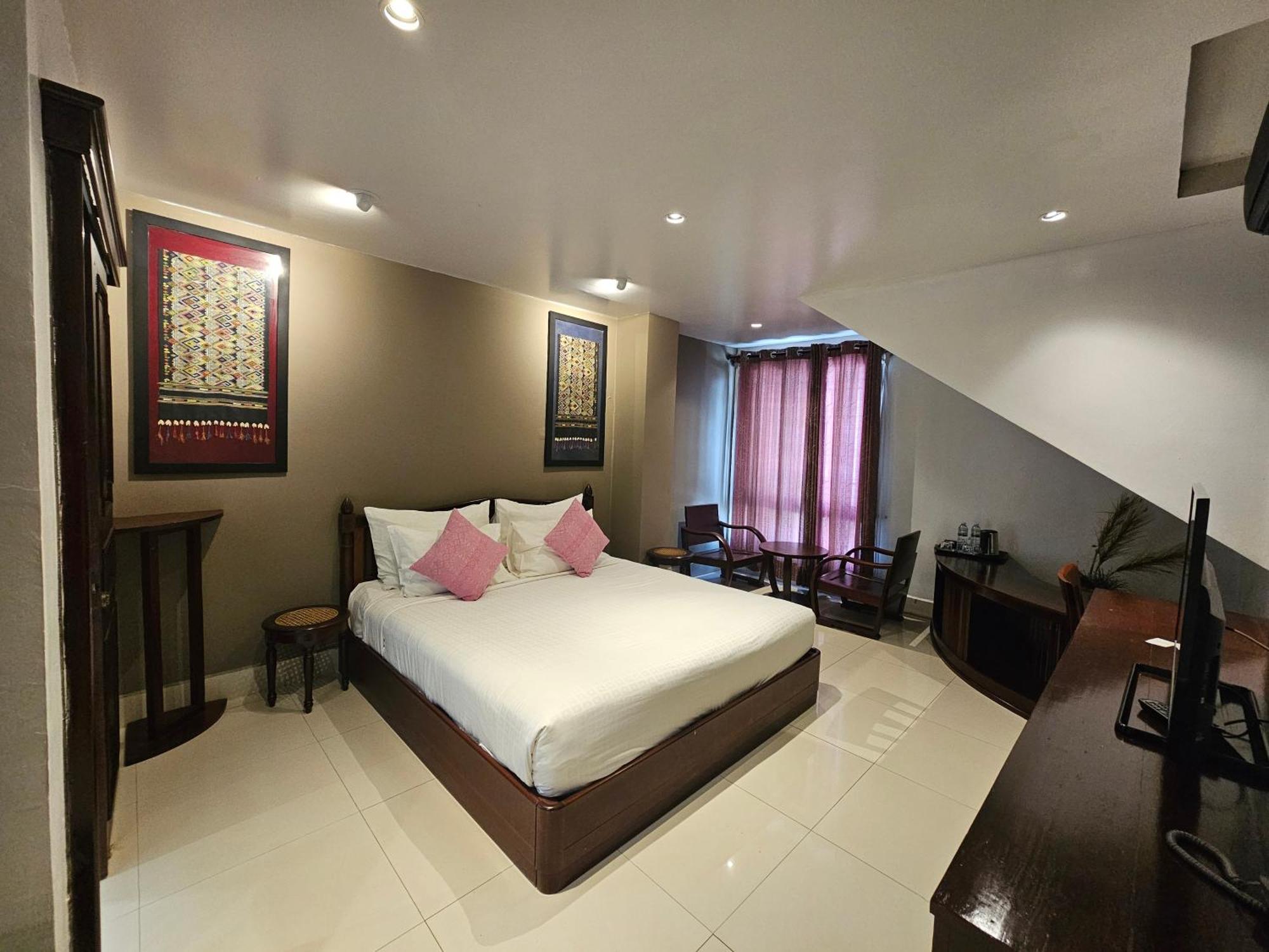 Deluxe Double Room City View