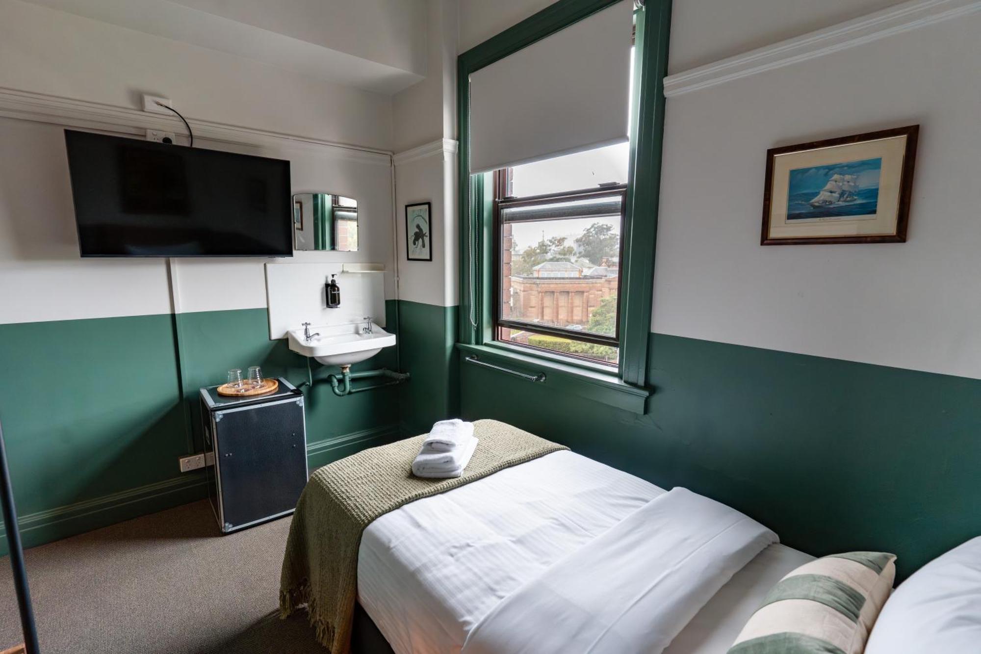 Deluxe Single Room