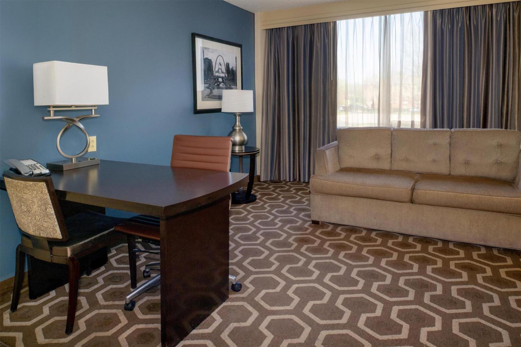 Queen Suite Disability Access