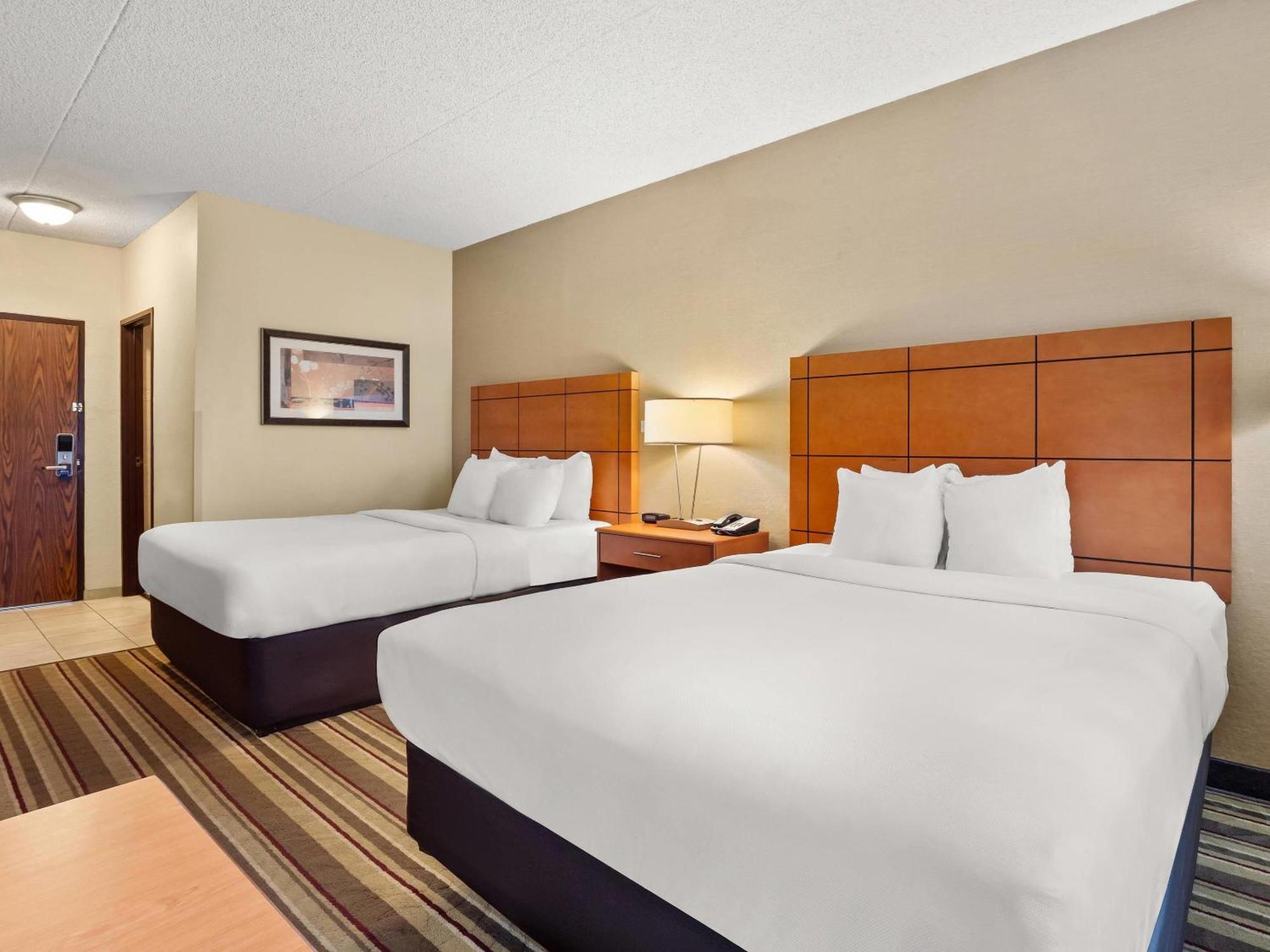 Queen Room Two Queen Beds Non-Smoking