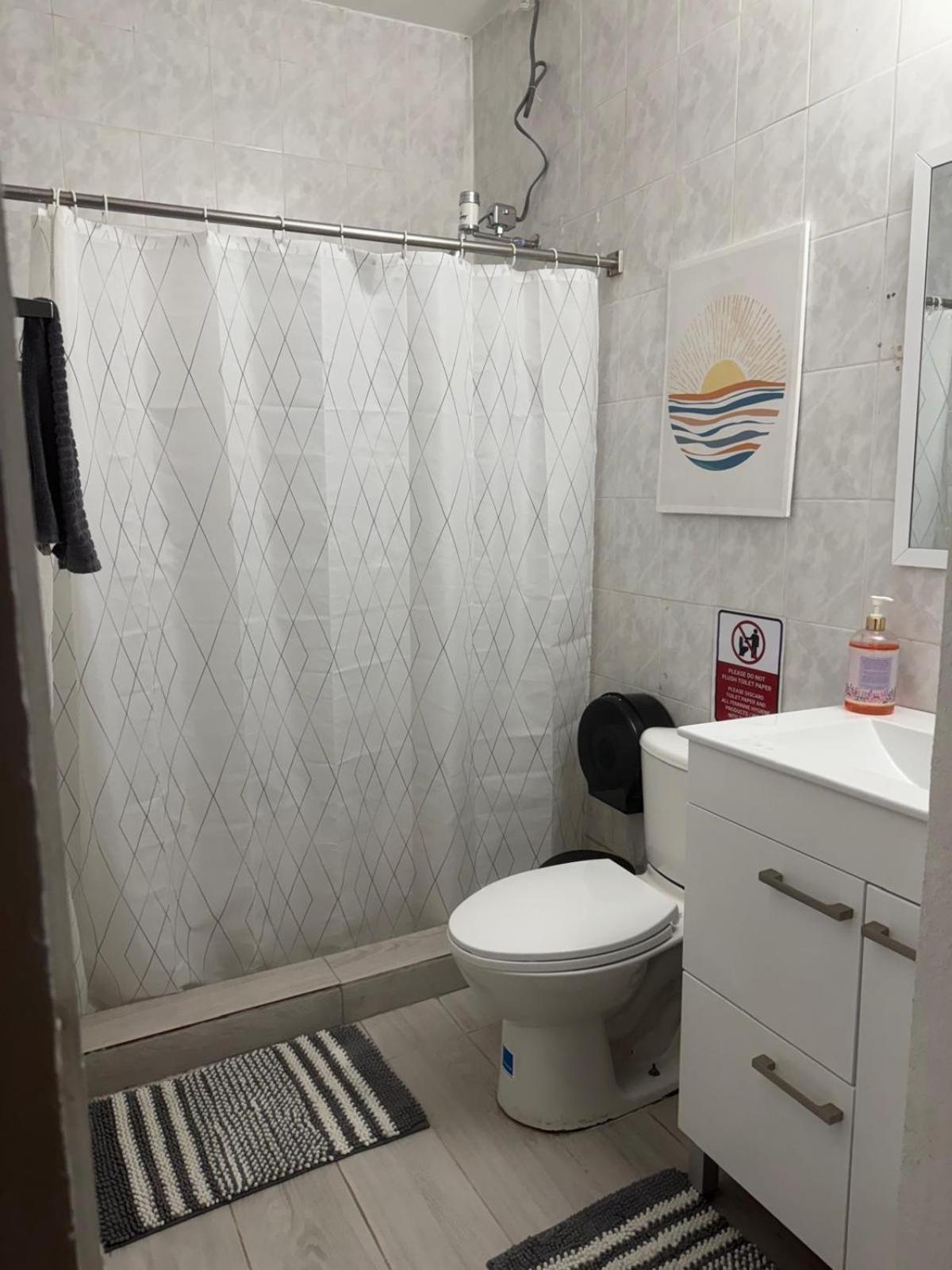 Deluxe Double Room Shower
