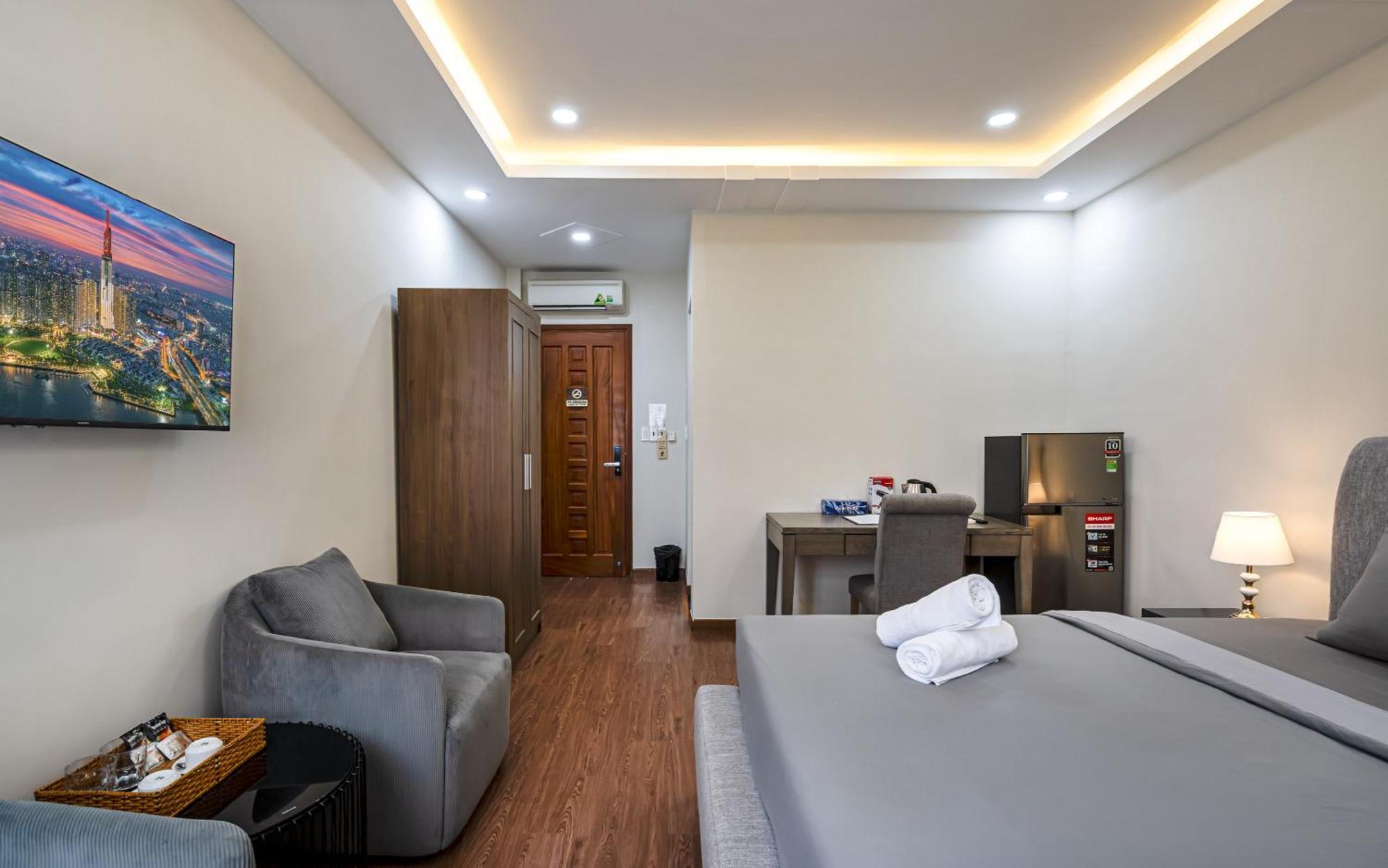 Deluxe King Room