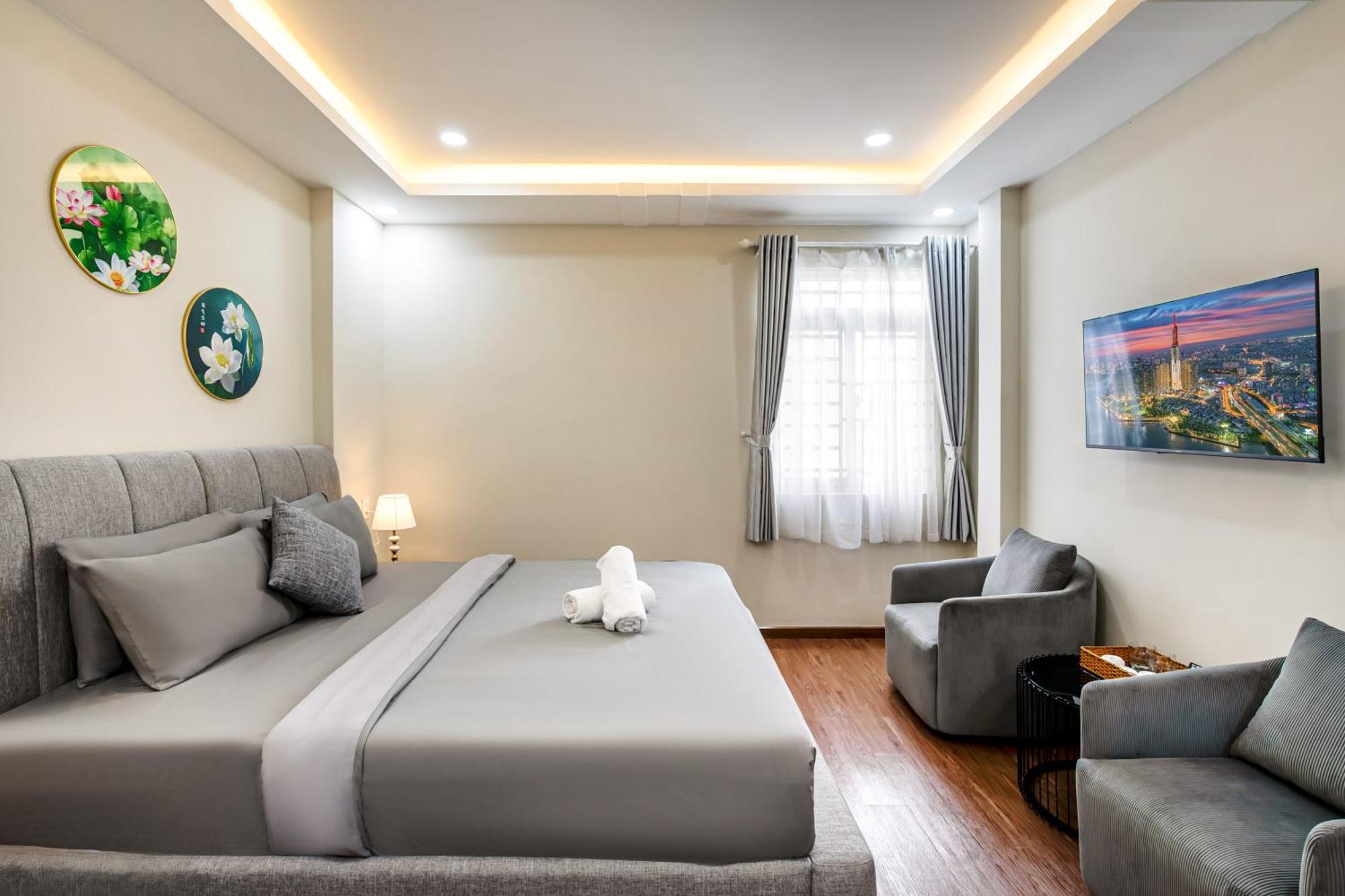 Deluxe King Room