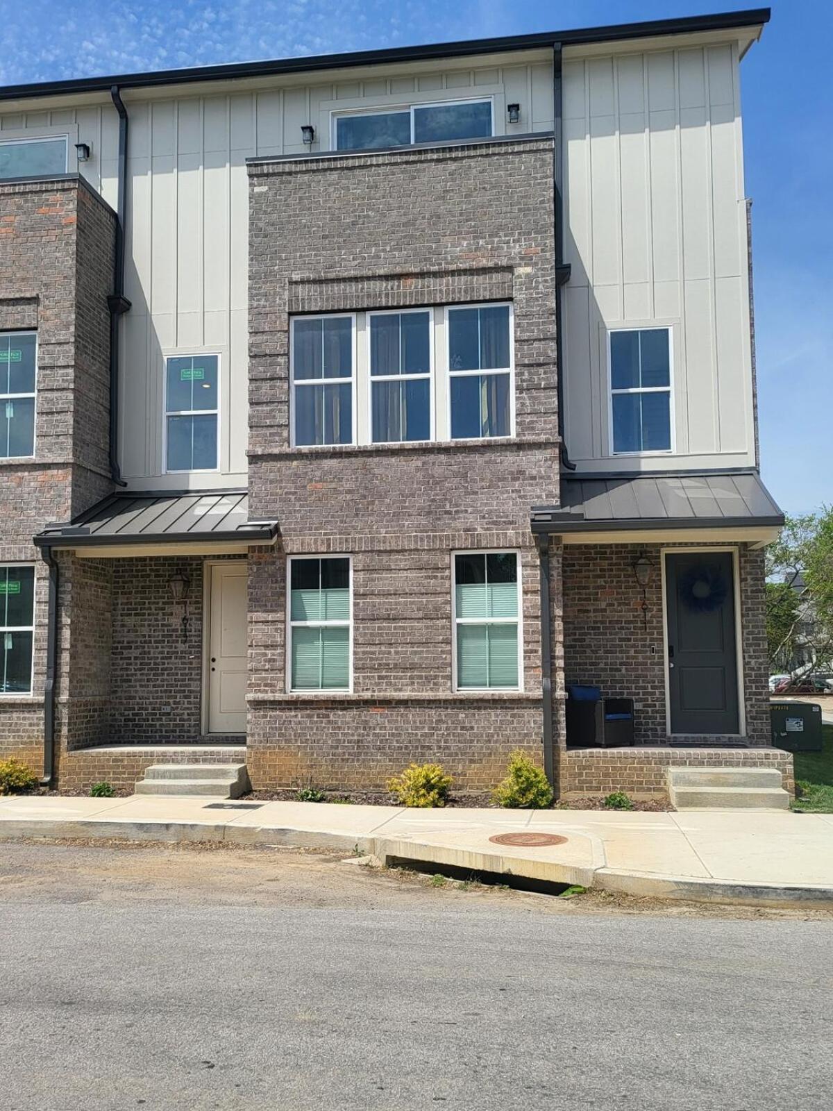 Three-Bedroom Townhouse