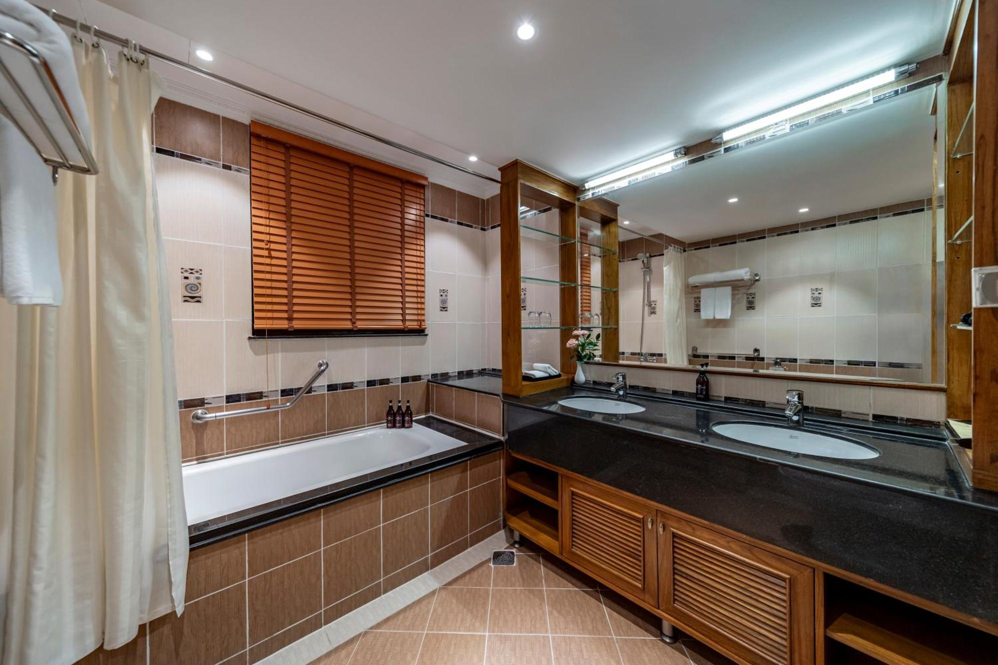 Two-Bedroom Executive Room Balcony
