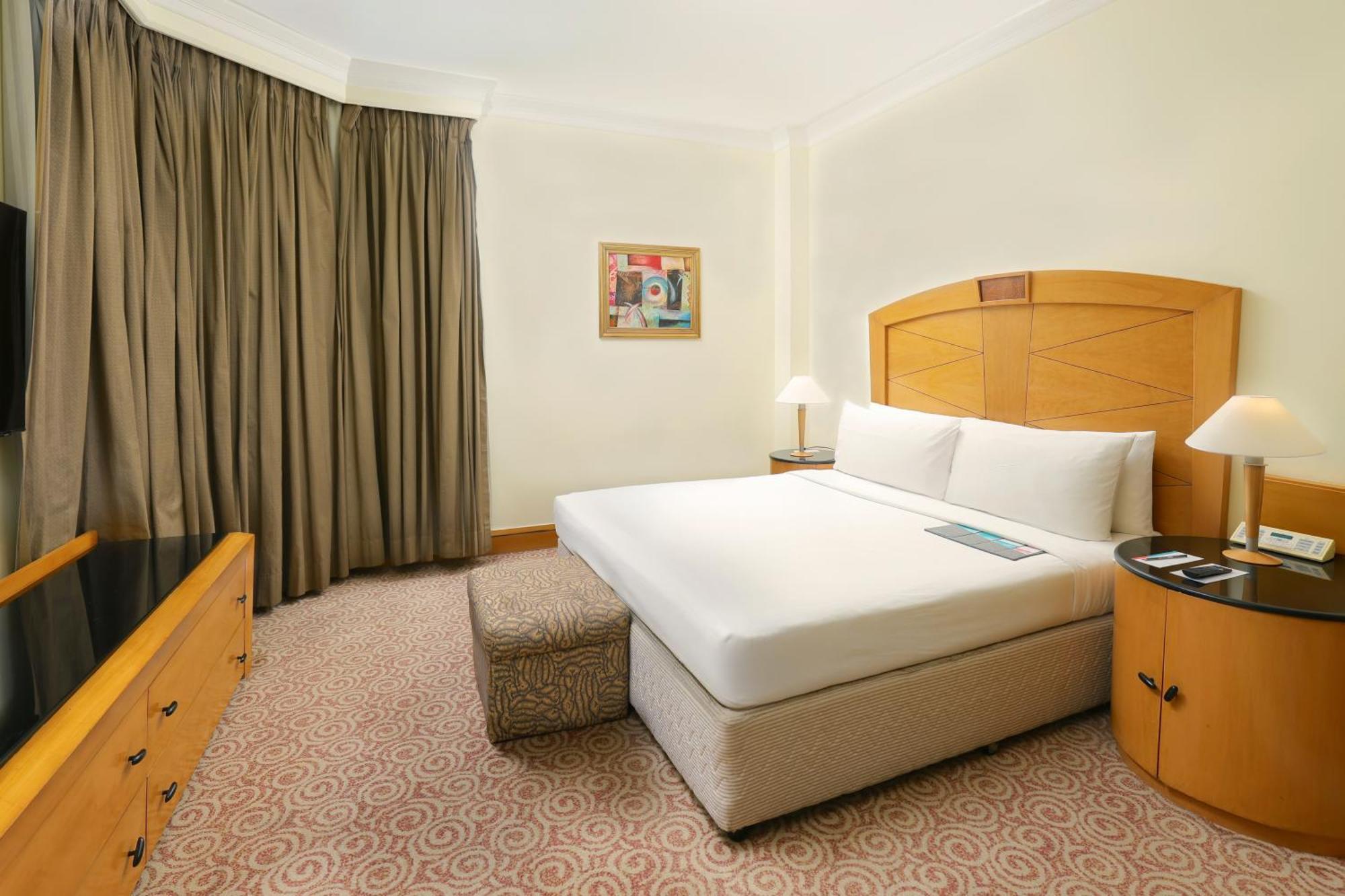 Executive Suite One way airport transfers on F& Soft Beverages