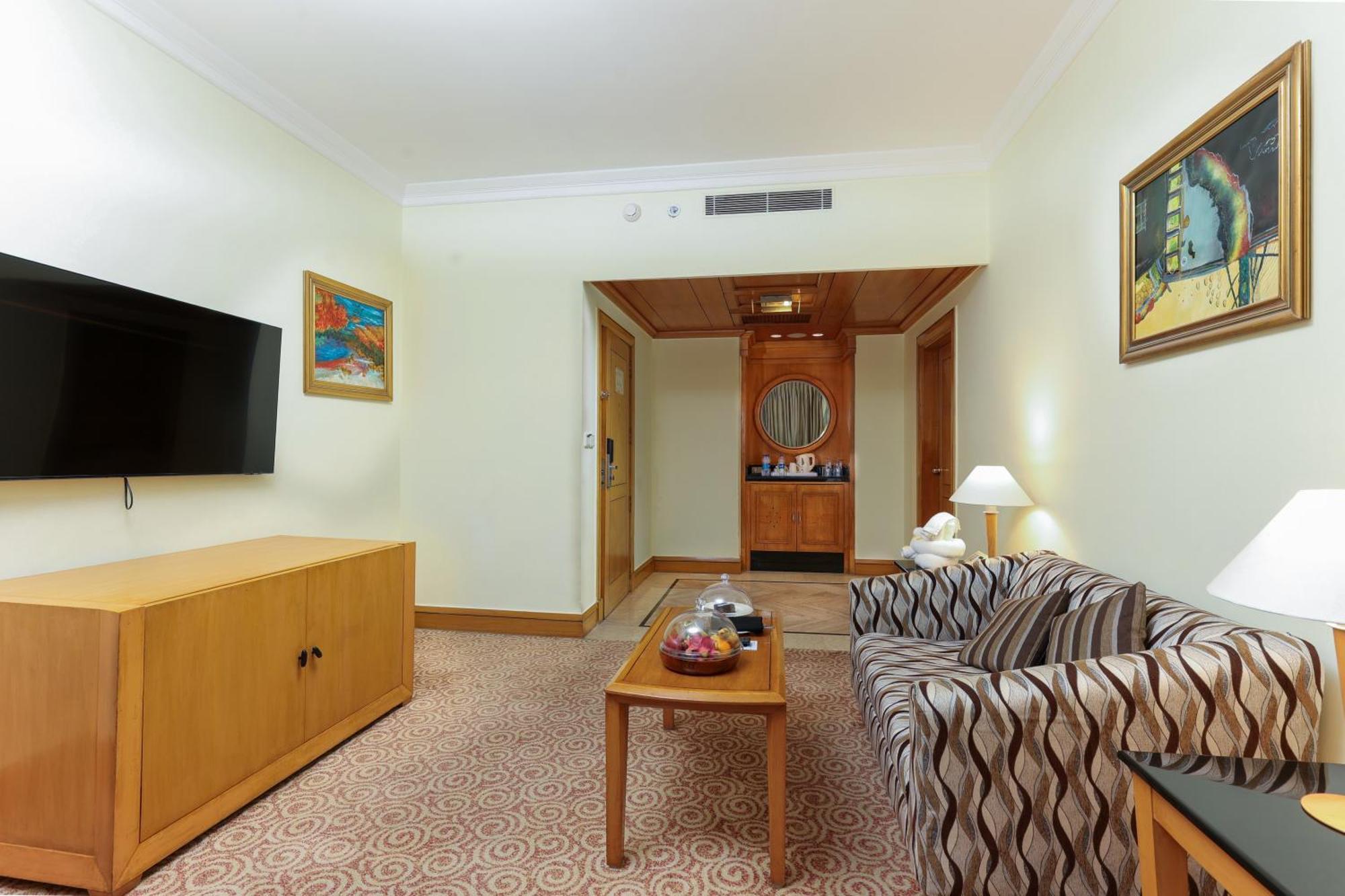 Executive Suite One way airport transfers on F& Soft Beverages