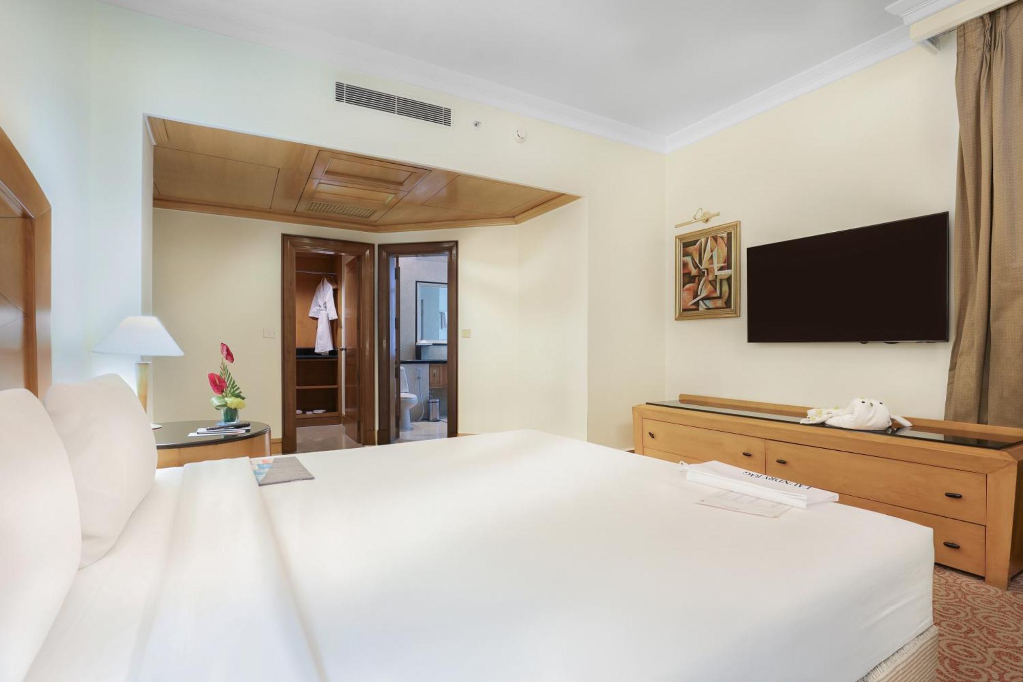 Executive Suite One way airport transfers on F& Soft Beverages