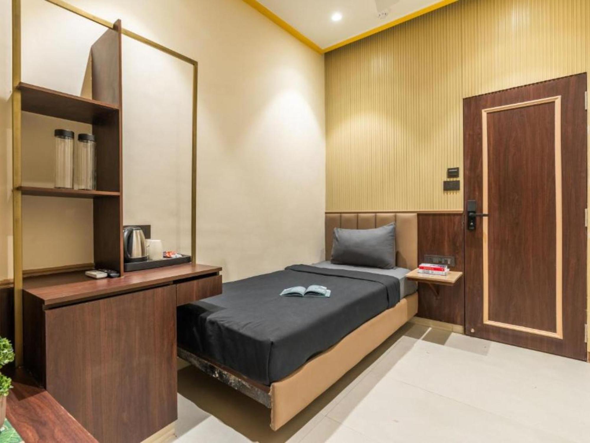 Deluxe Single Room