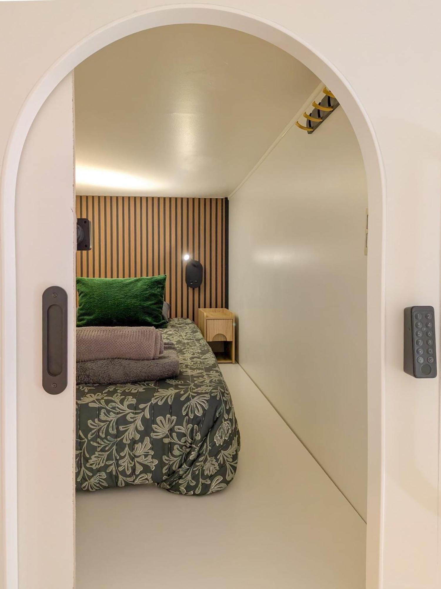 Single Bed in Mixed Dormitory Room