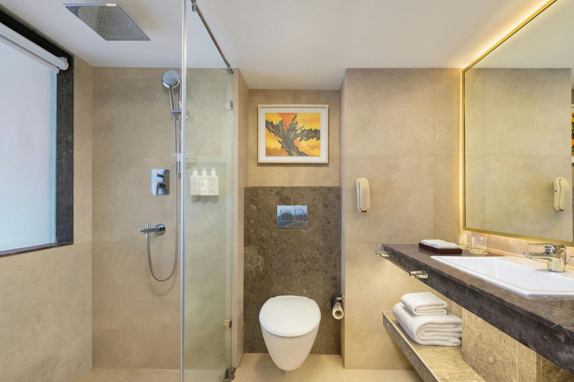 Executive King Suite with City View,1683825023:JPEG