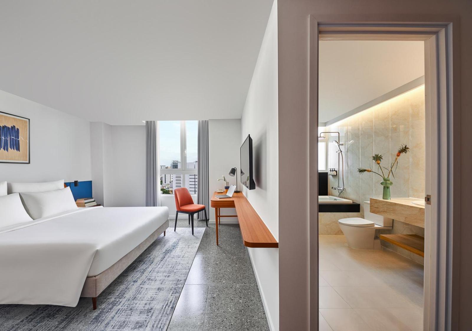 Deluxe Double Room Bath