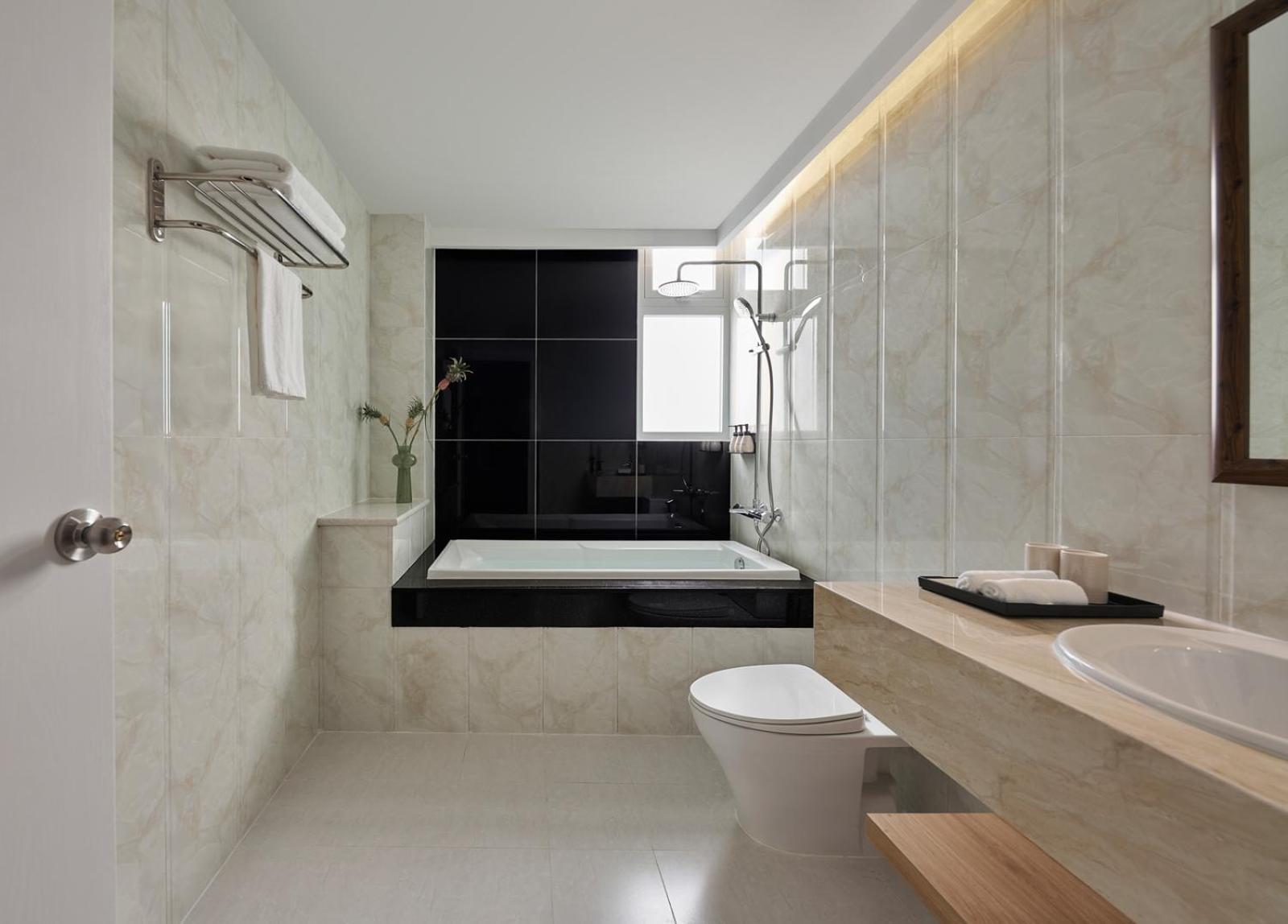 Deluxe Double Room Bath