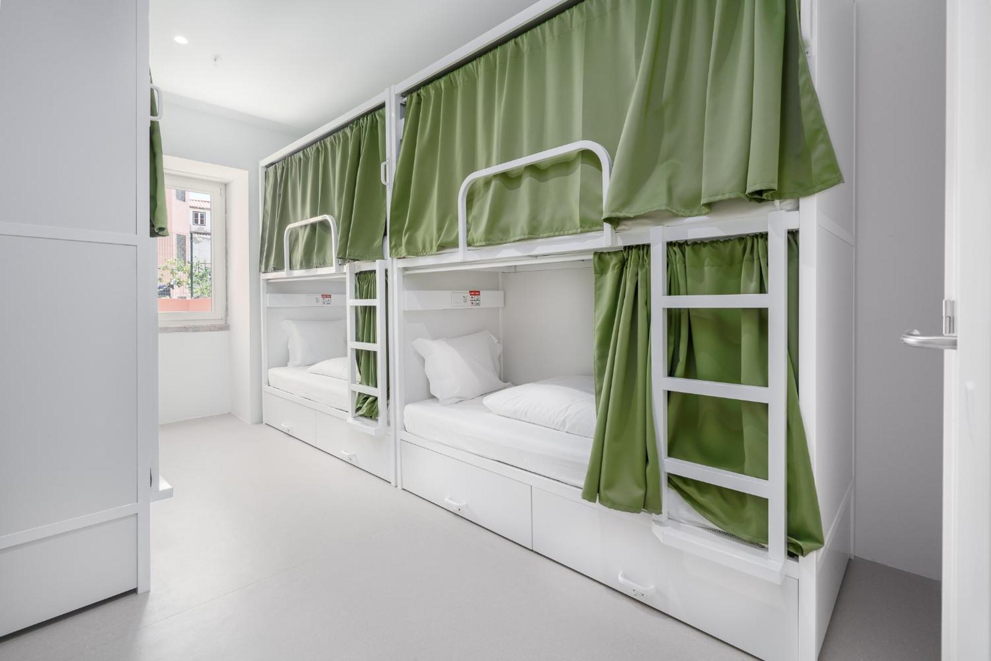 Bed in 6-Bed Mixed Dormitory Room