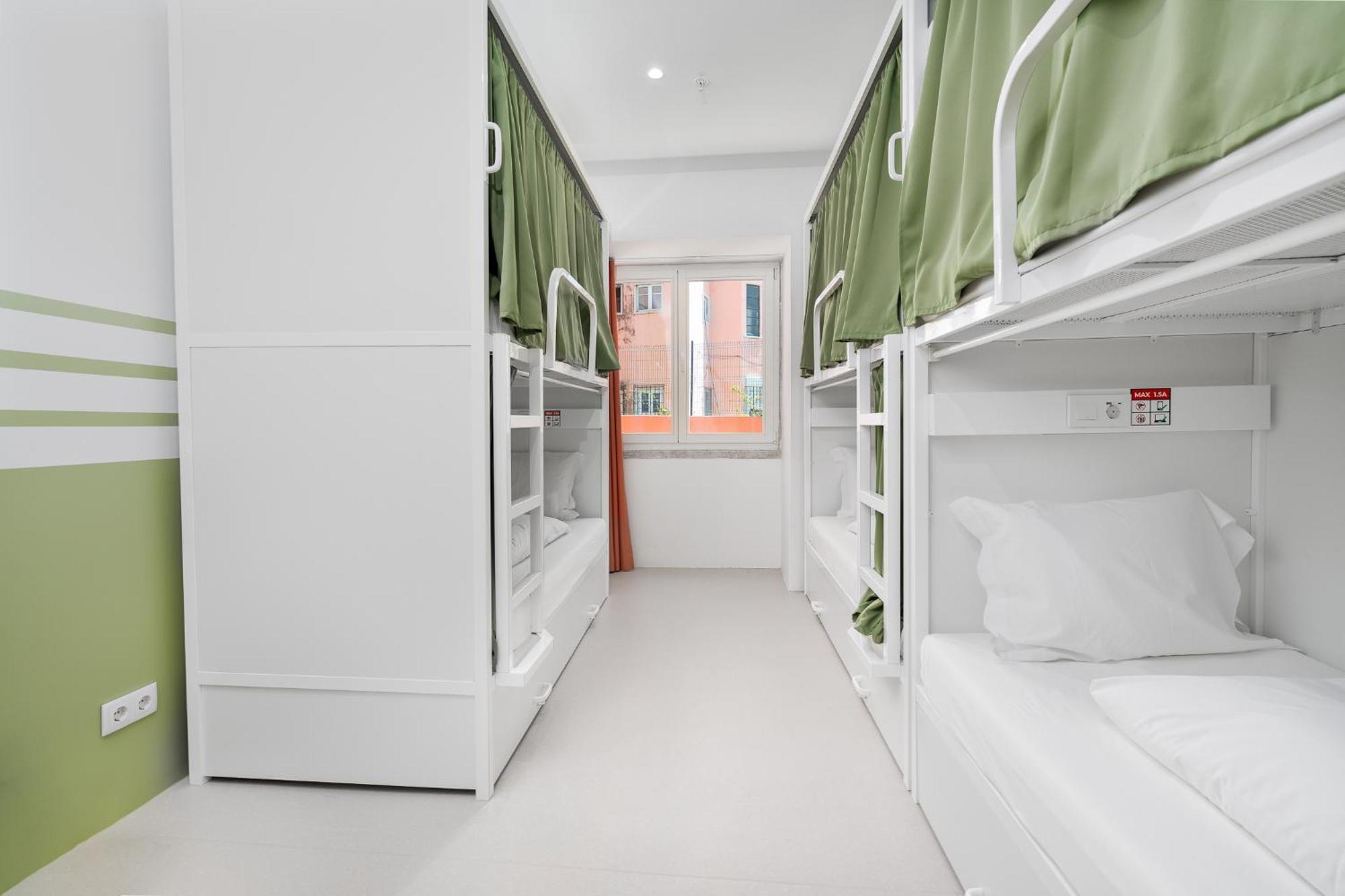 6-Bed Mixed Dormitory Room