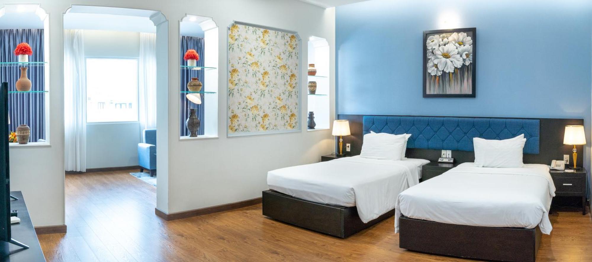 Suite Complimentary minibar 1 set of laundry or person or not accumulated
