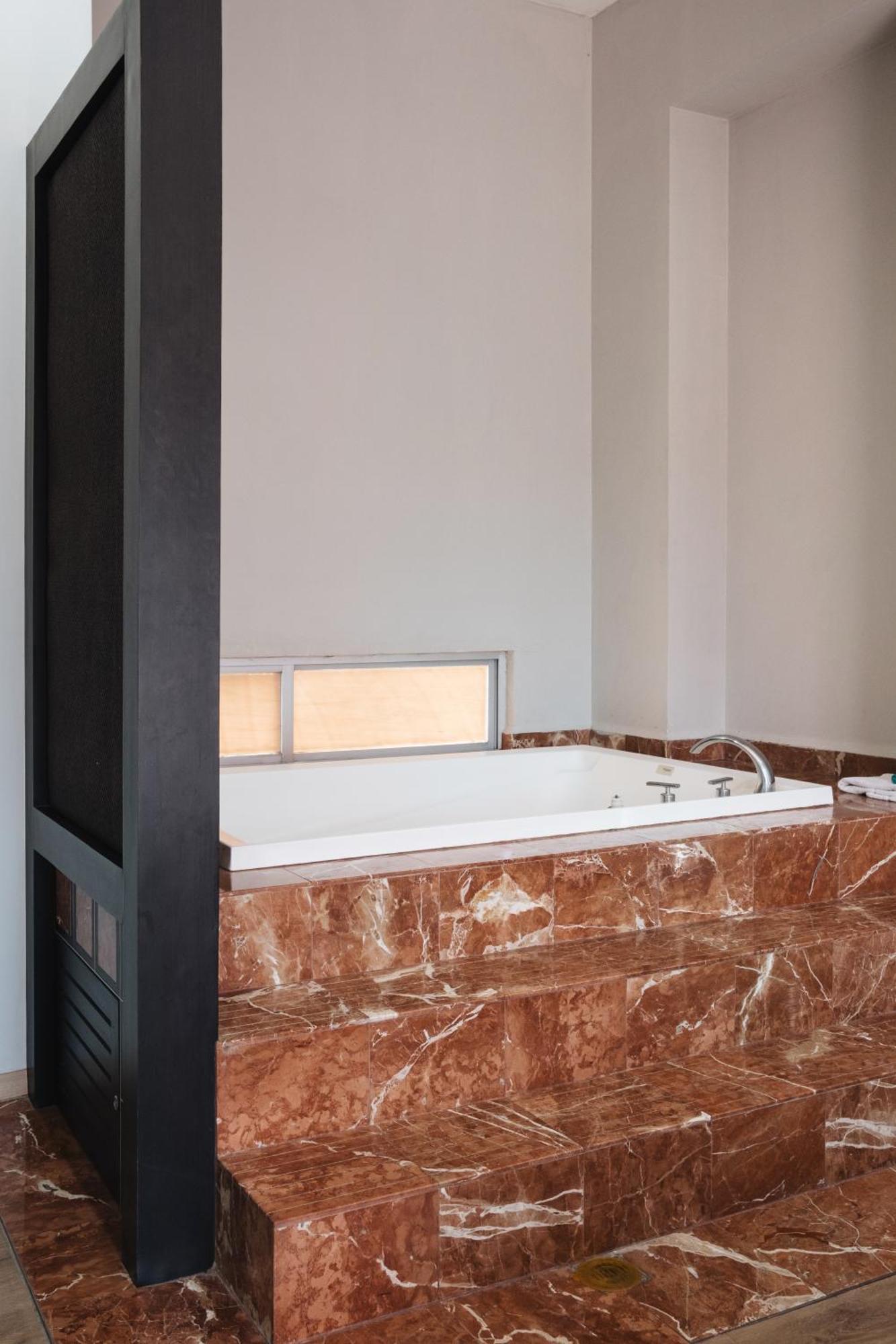 Superior Double Room Hot tub