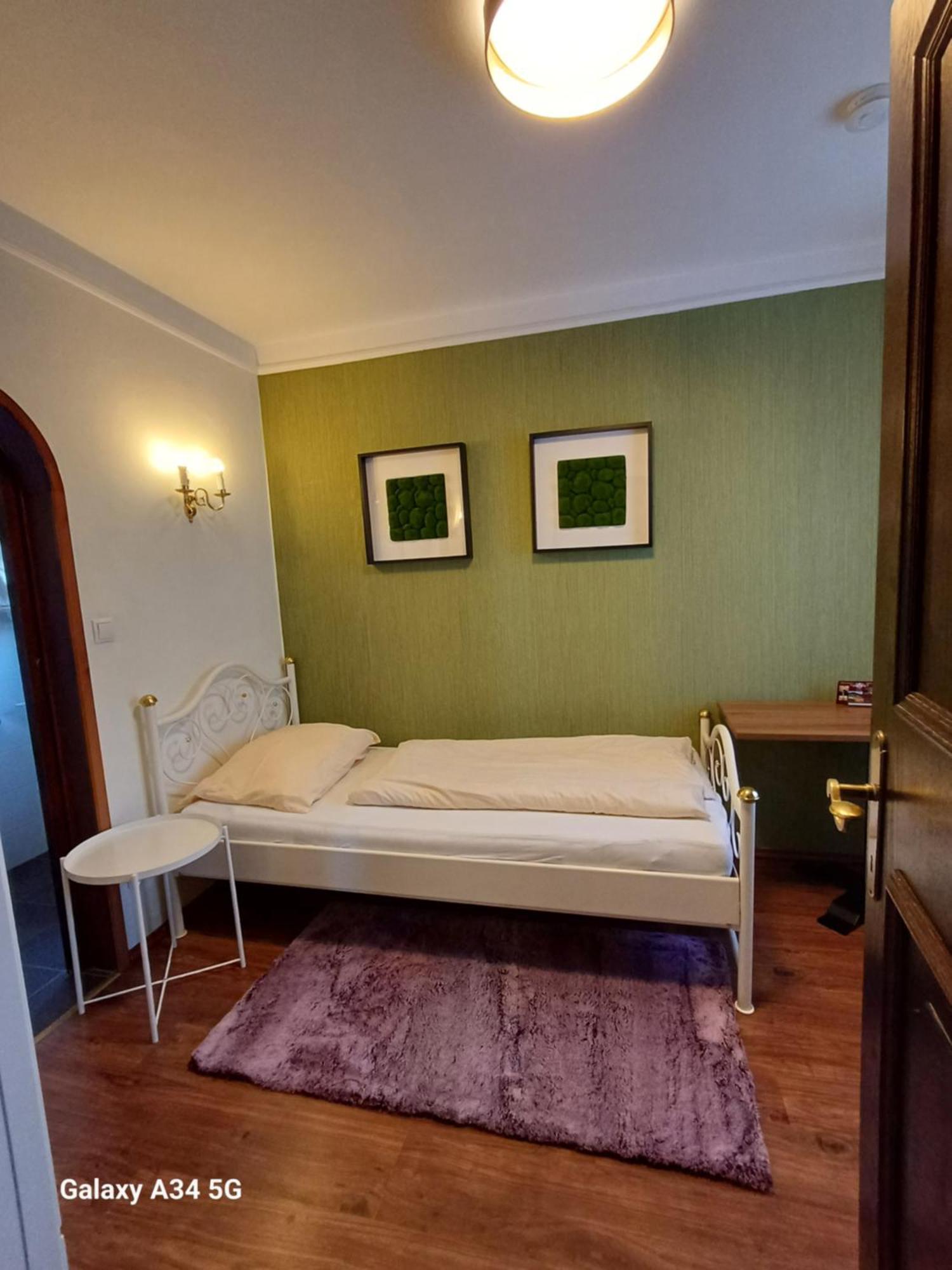 Small Single Room