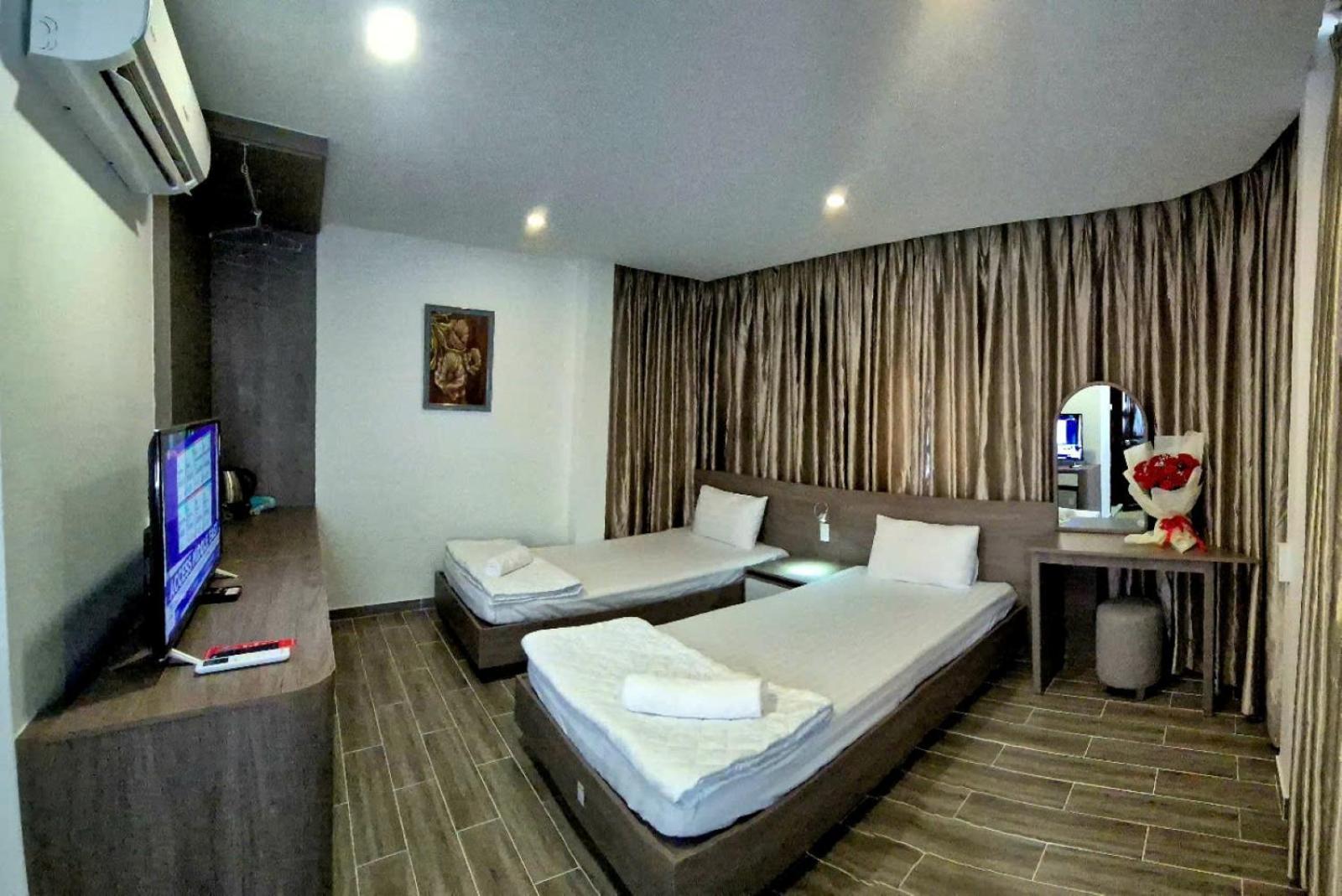 Twin Room Private Bathroom