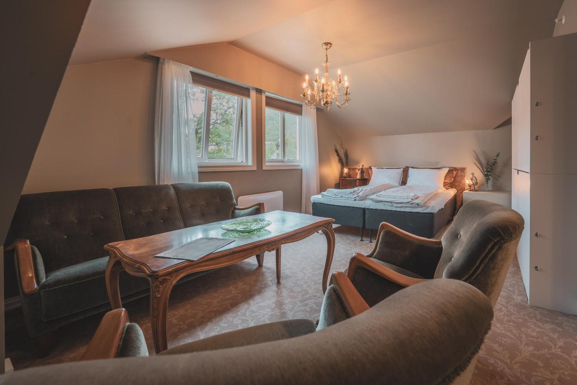 Family Room Mountain View