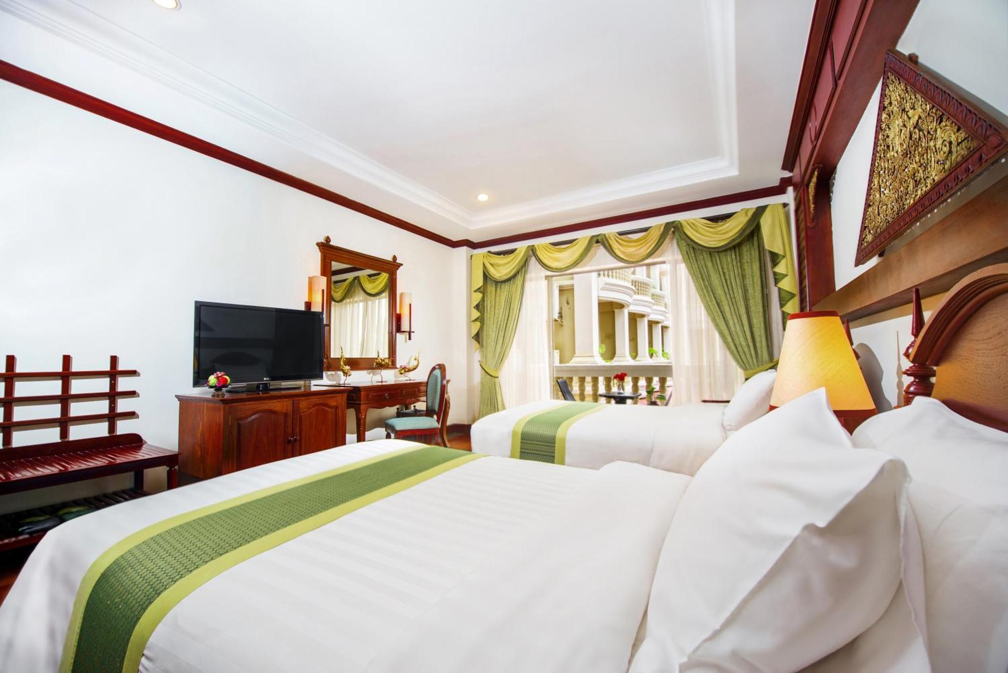 Landmark Twin Room