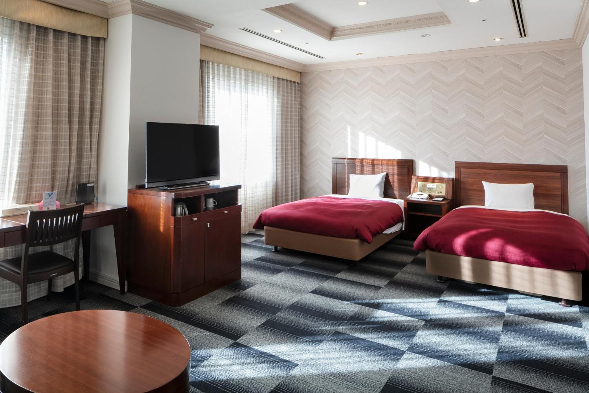 Junior Twin Suite