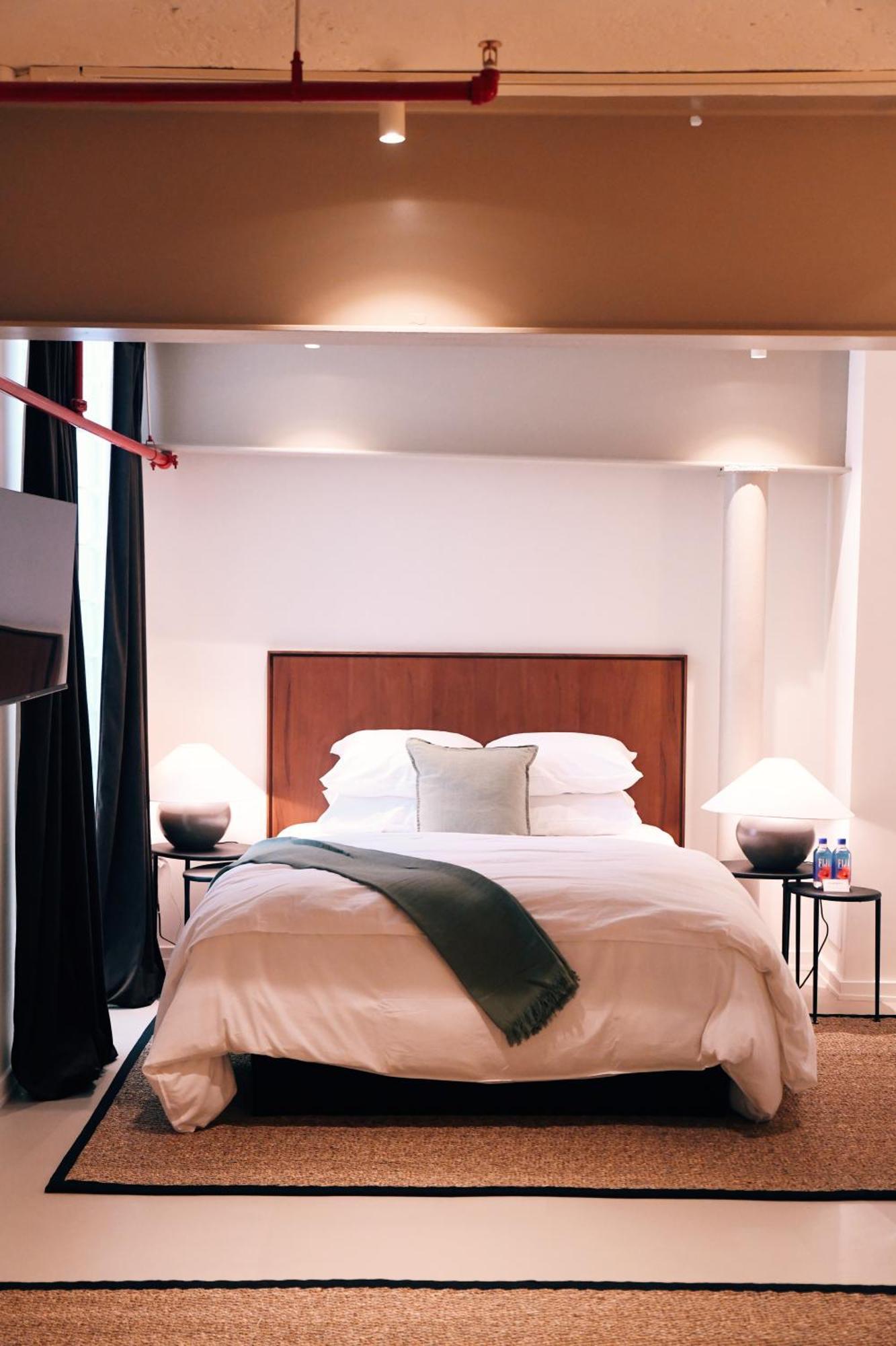 Deluxe Queen Suite