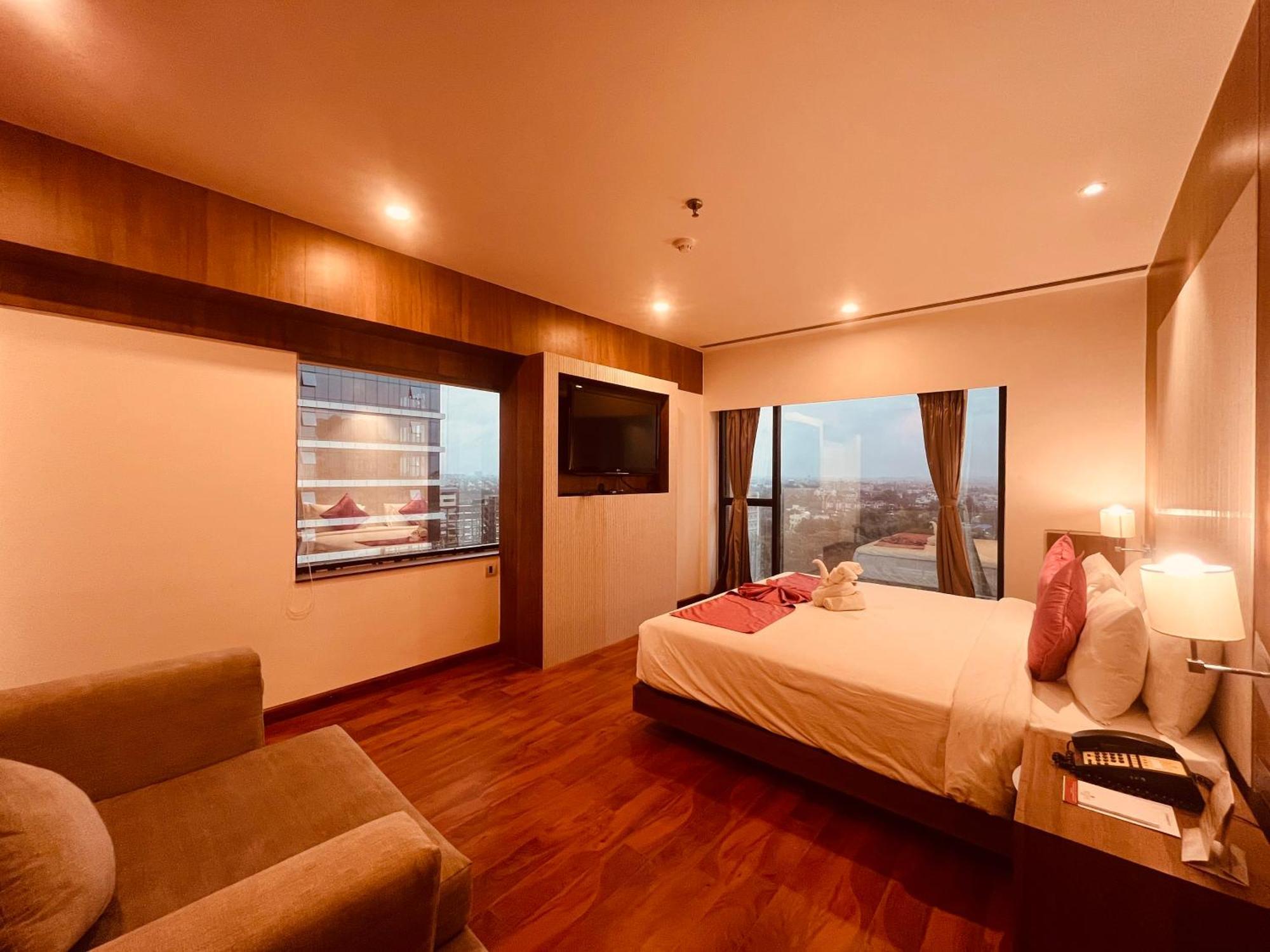 Suite City View
