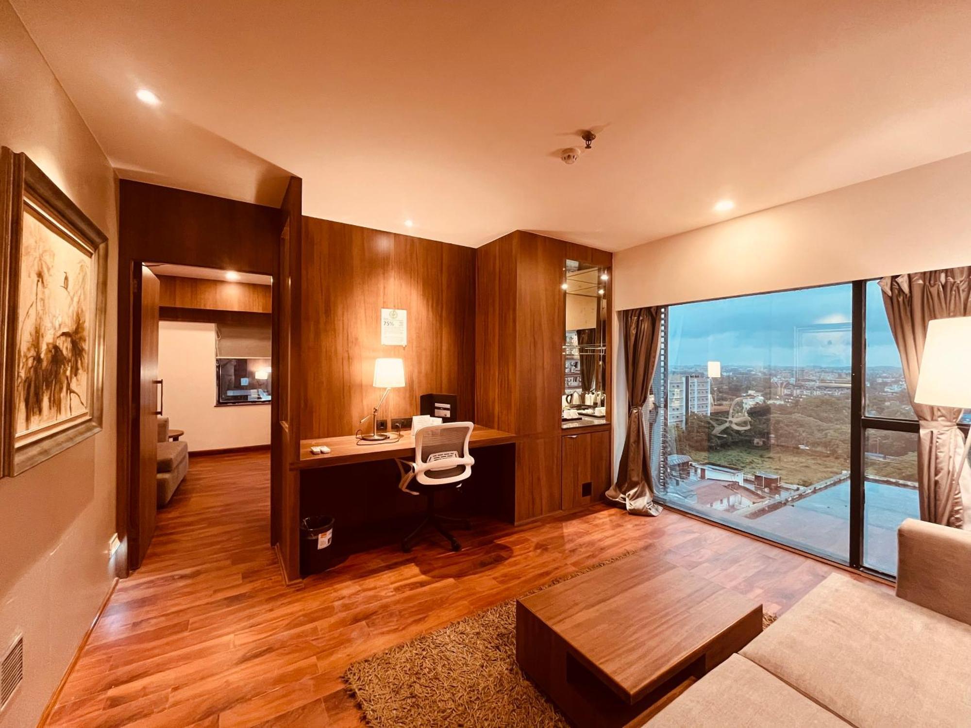 Suite City View