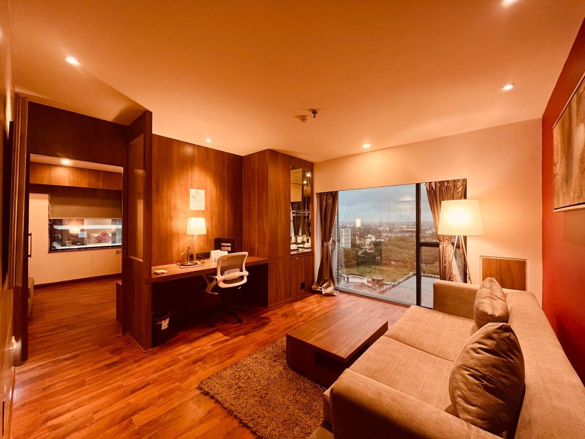 Suite City View